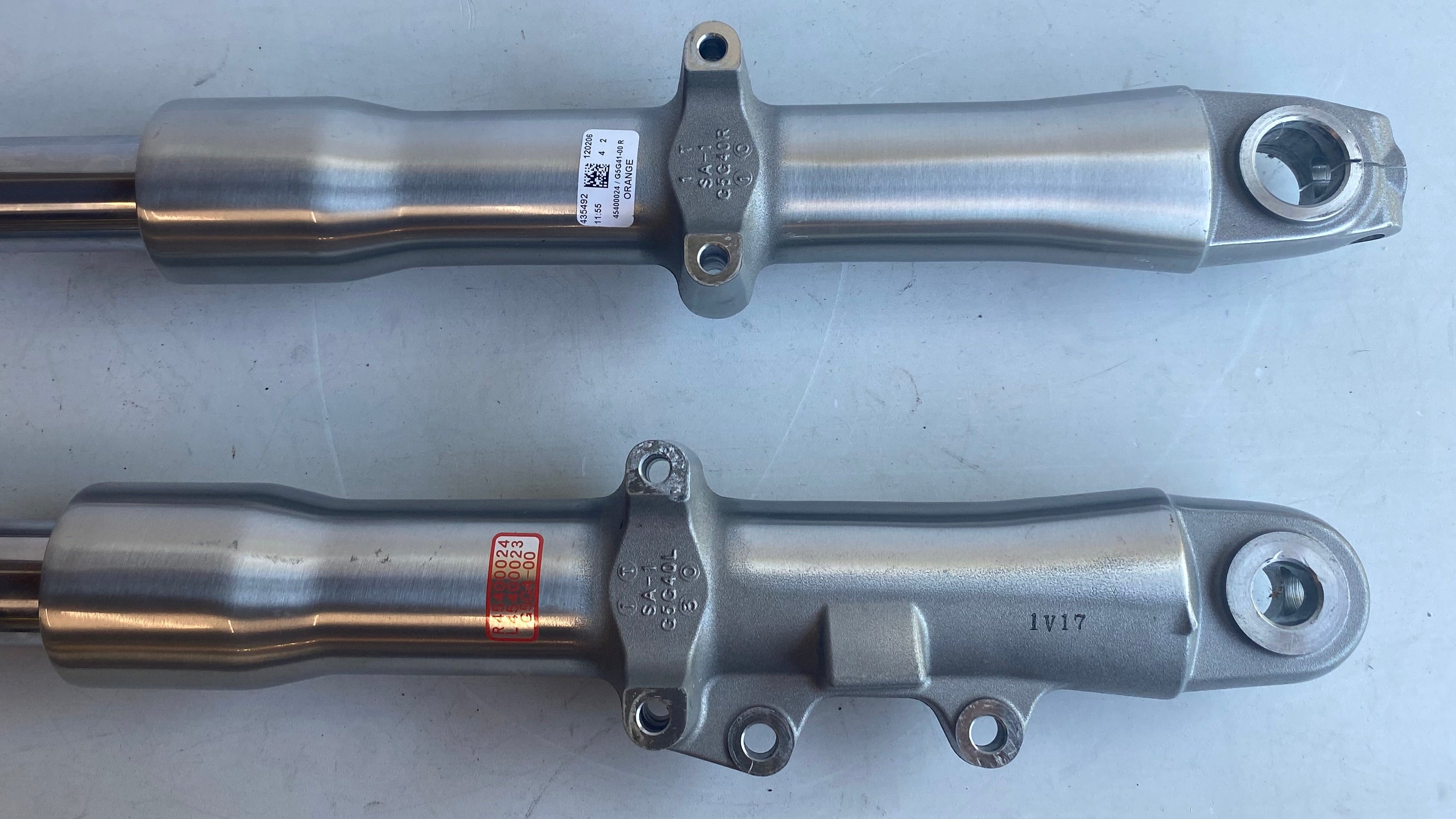 Jeu de bras de fourche 41 mm Dyna Switchback Harley Davidson REF OEM 45400023 & 45400024