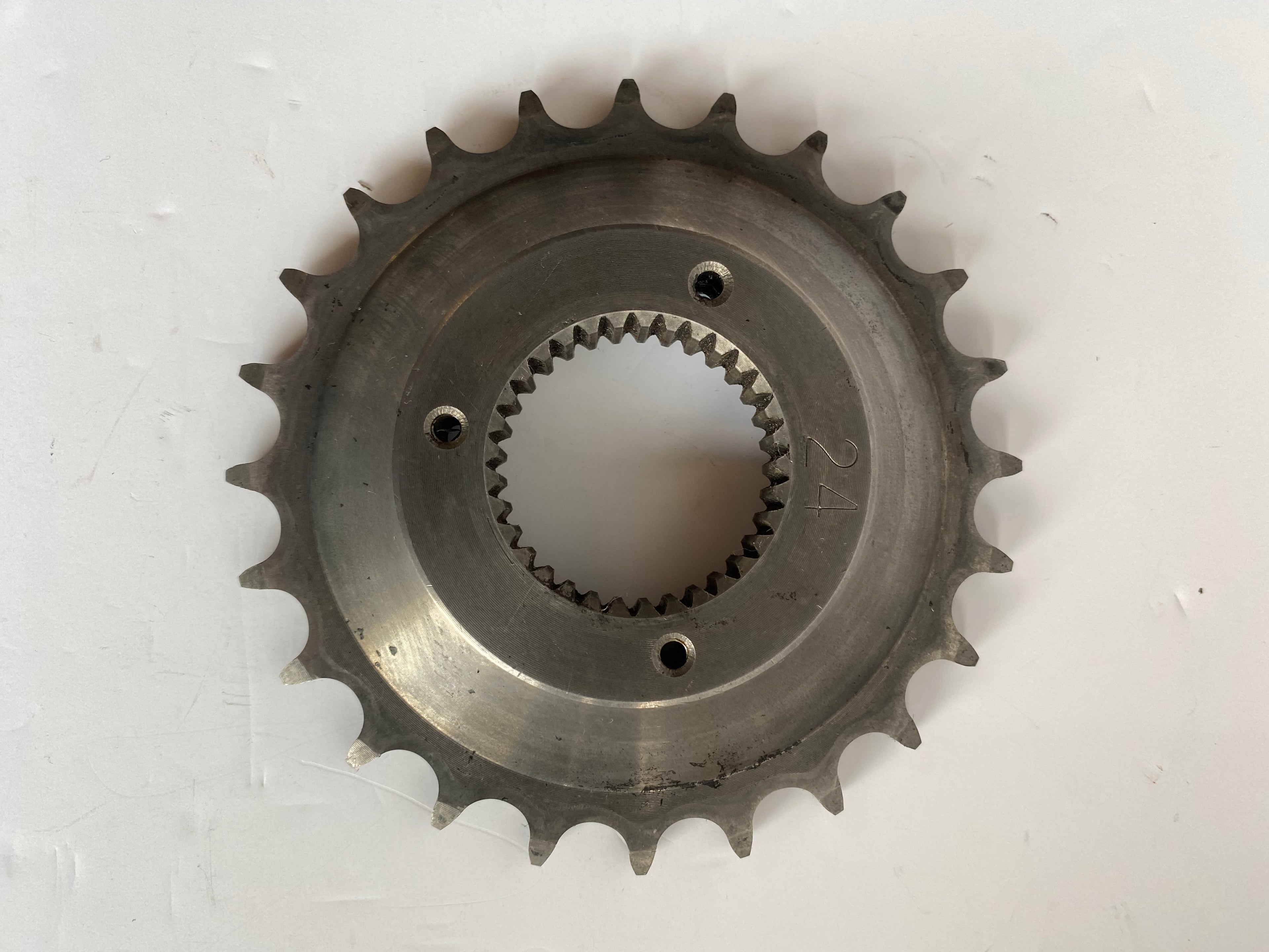 Pignon 24 dents sortie de boite à vitesses déport 12,7 mm Harley Davidson REF MCS  930046