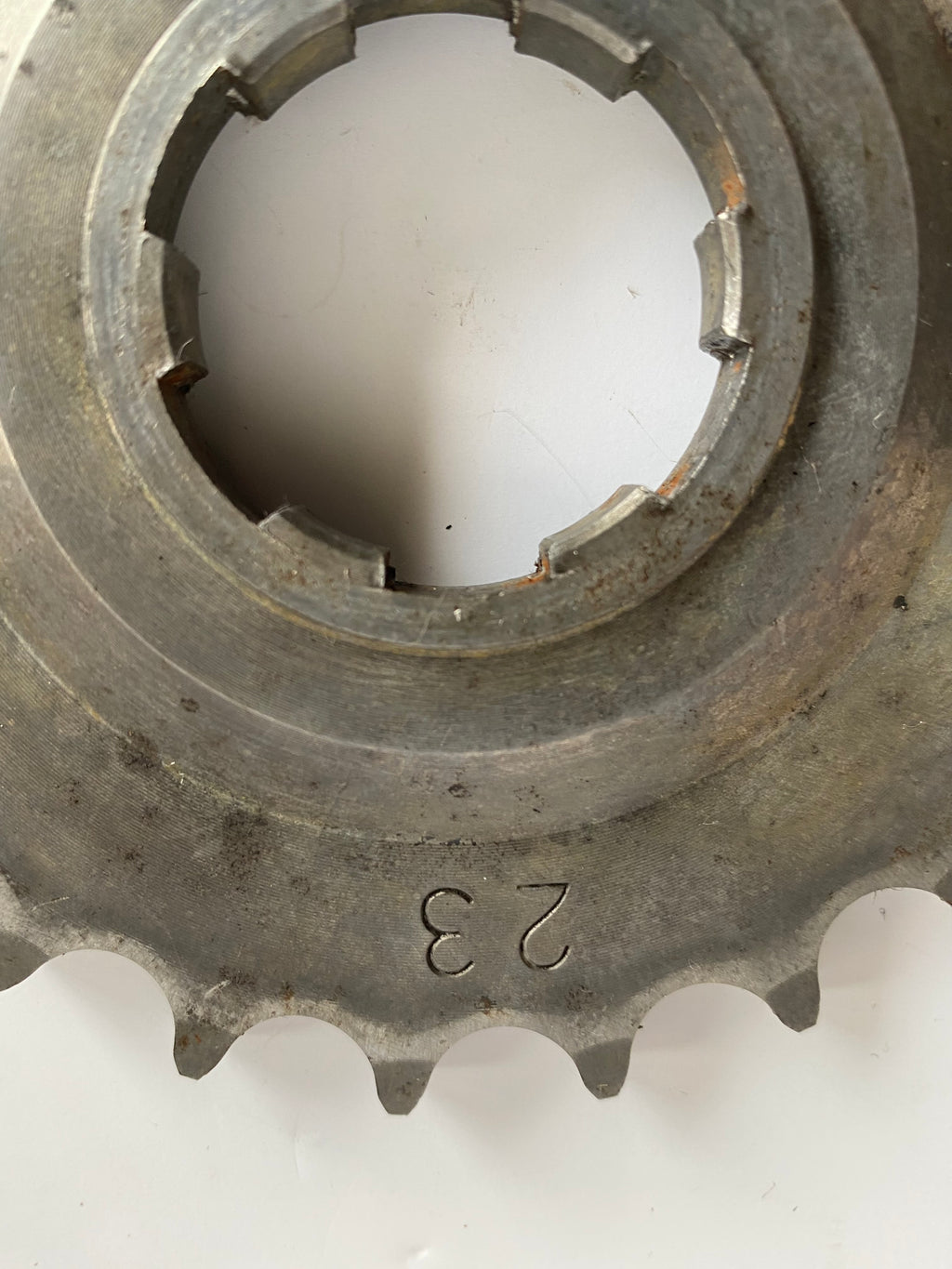 Pignon 23 dents sortie de boite a vitesses Shovelhead Harley Davidson REF OEM 35212-73