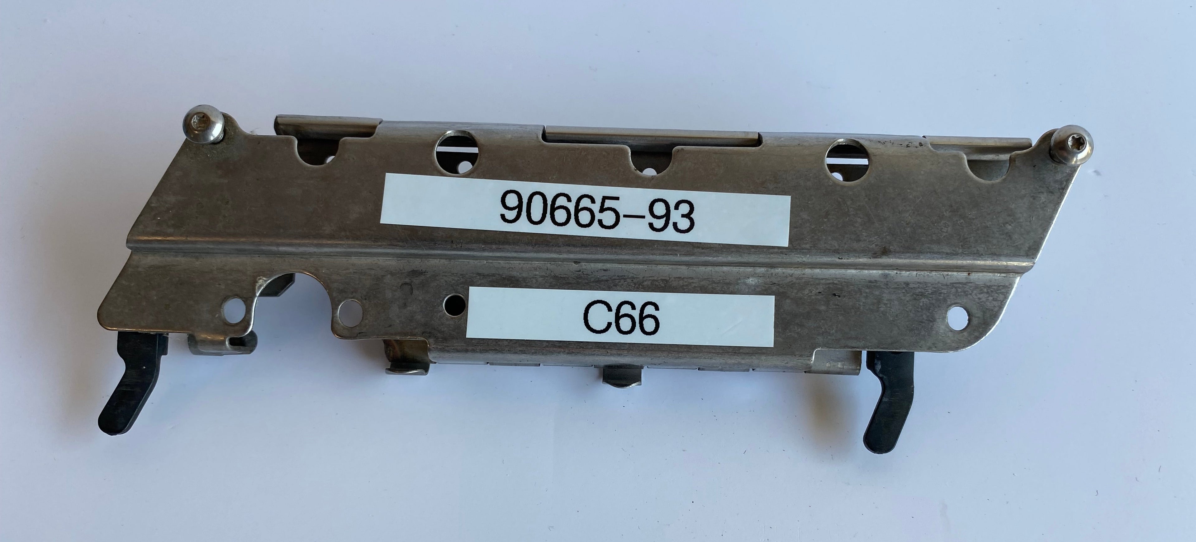 Charnière droite de sacoche Touring Harley Davidson REF OEM 90665-93