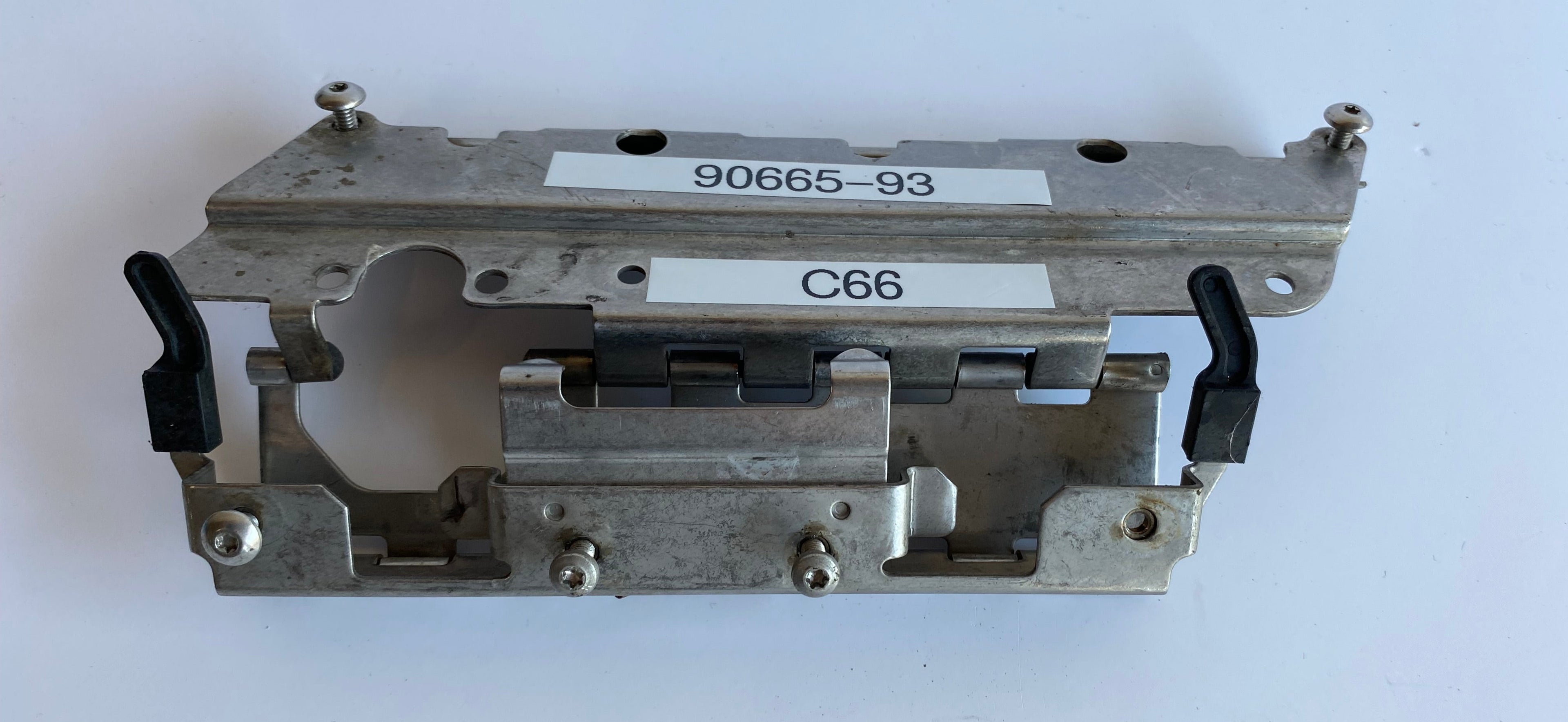 Charnière droite de sacoche Touring Harley Davidson REF OEM 90665-93