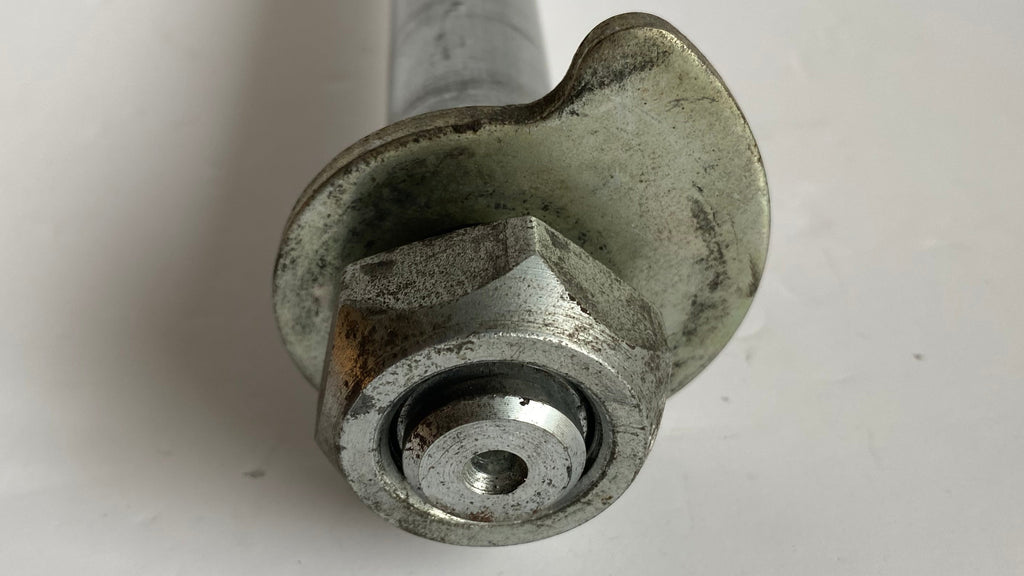 Axe de roue arrière 25,4 mm (1 pouce) Touring Harley Davidson REF OEM 41056-02