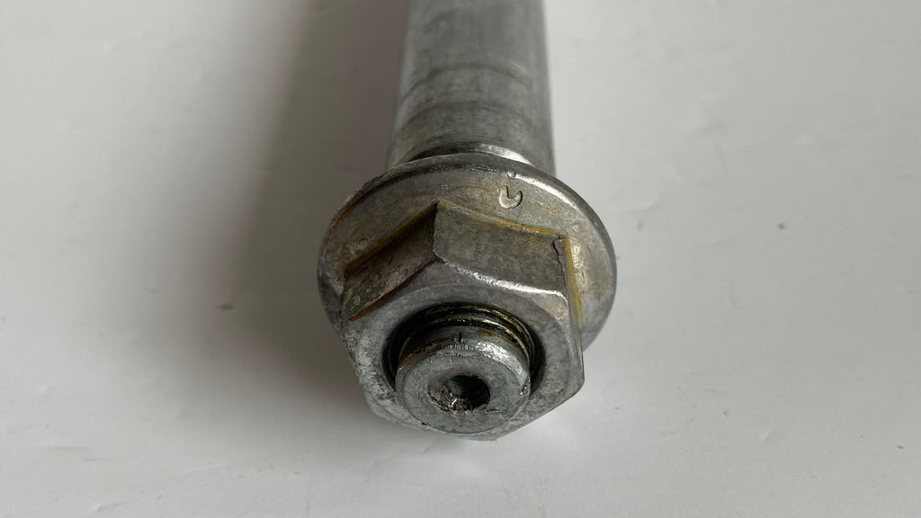 Axe de roue arrière 1 pouce Dyna Harley Davidson REF OEM 41114-06A