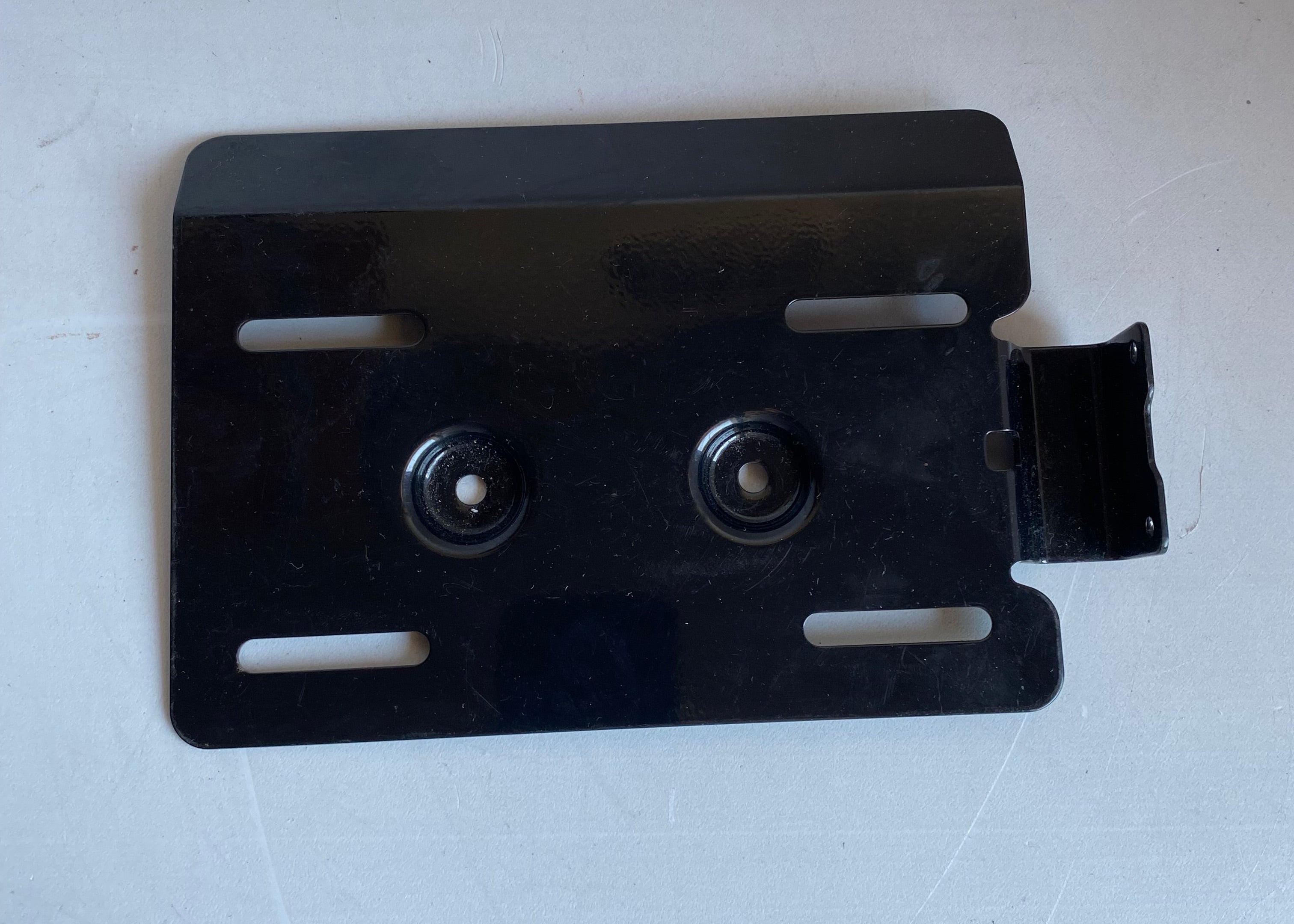 Support plaque immatriculation Dyna Wide Glide Harley Davidson Kit REF 68544-10