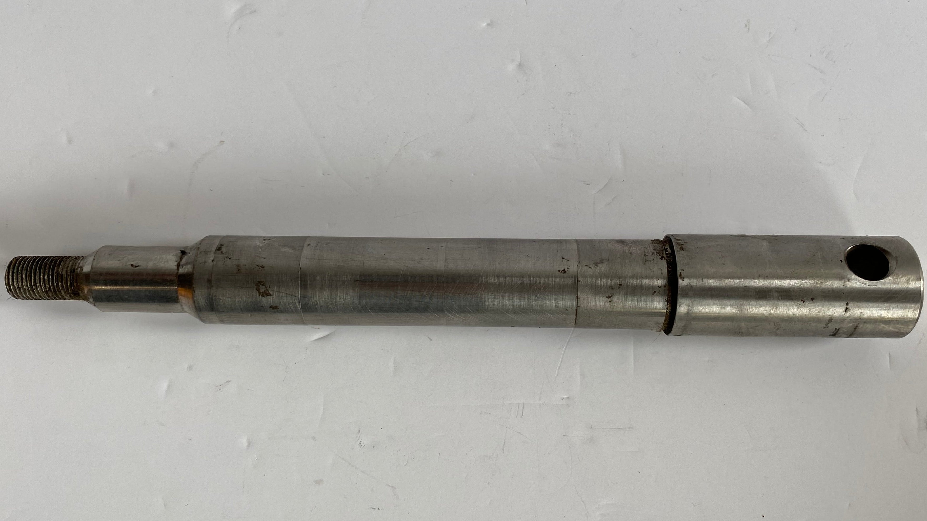 Axe de roue avant 1 pouce Sportster Harley Davidson REF OEM 43895-08