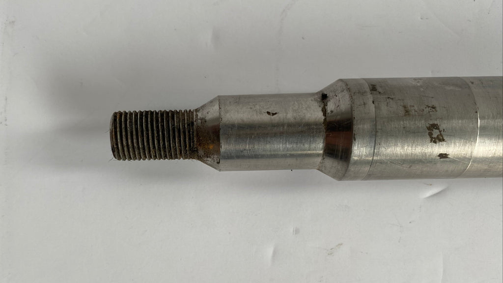 Axe de roue avant 1 pouce Sportster Harley Davidson REF OEM 43895-08