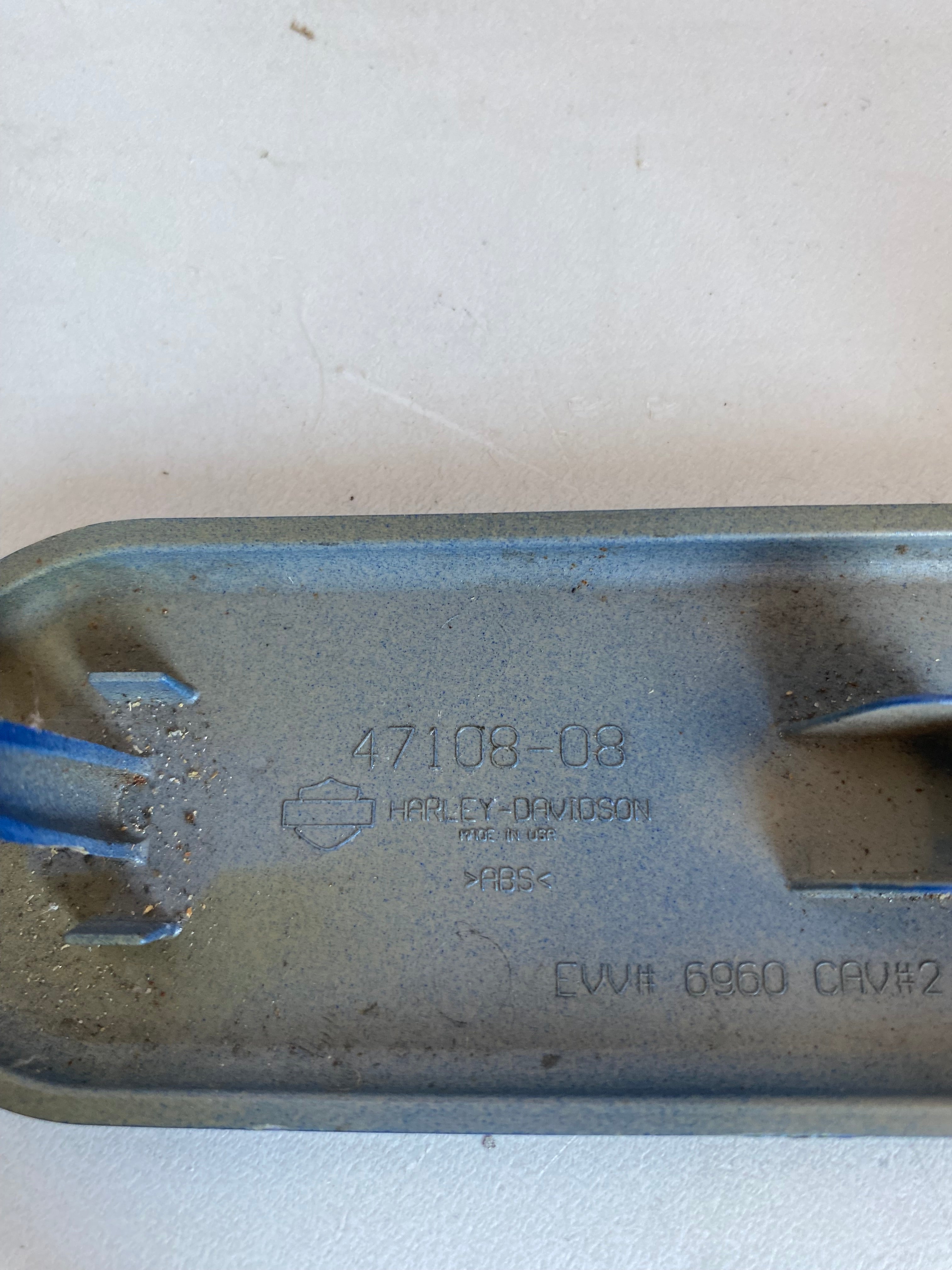 Bouchon de cadre Softail Rocker FXCWC Harley Davidson REF OEM 71697-08