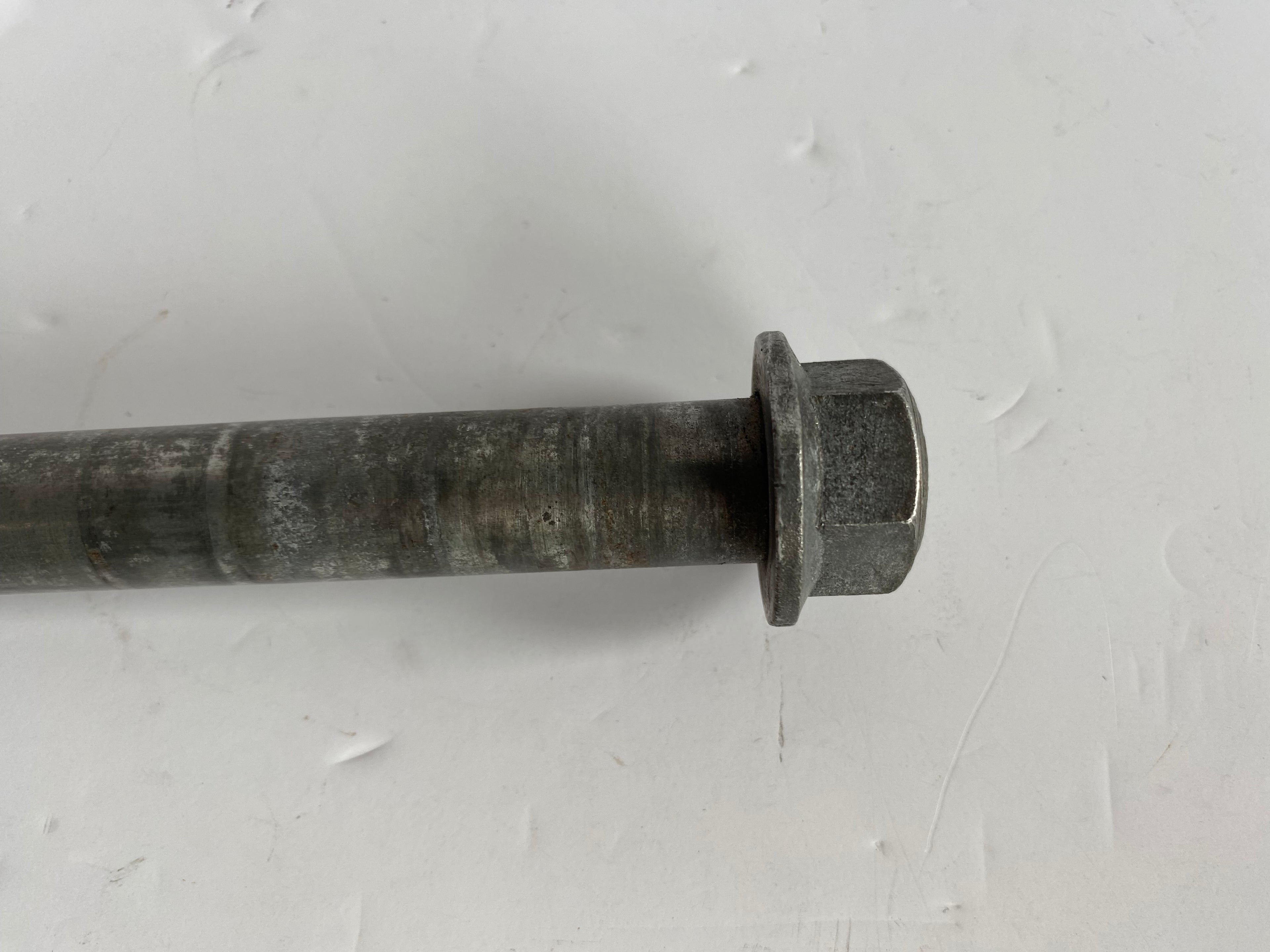 Axe de roue arrière  Sportster Harley Davidson REF OEM 41563-77A