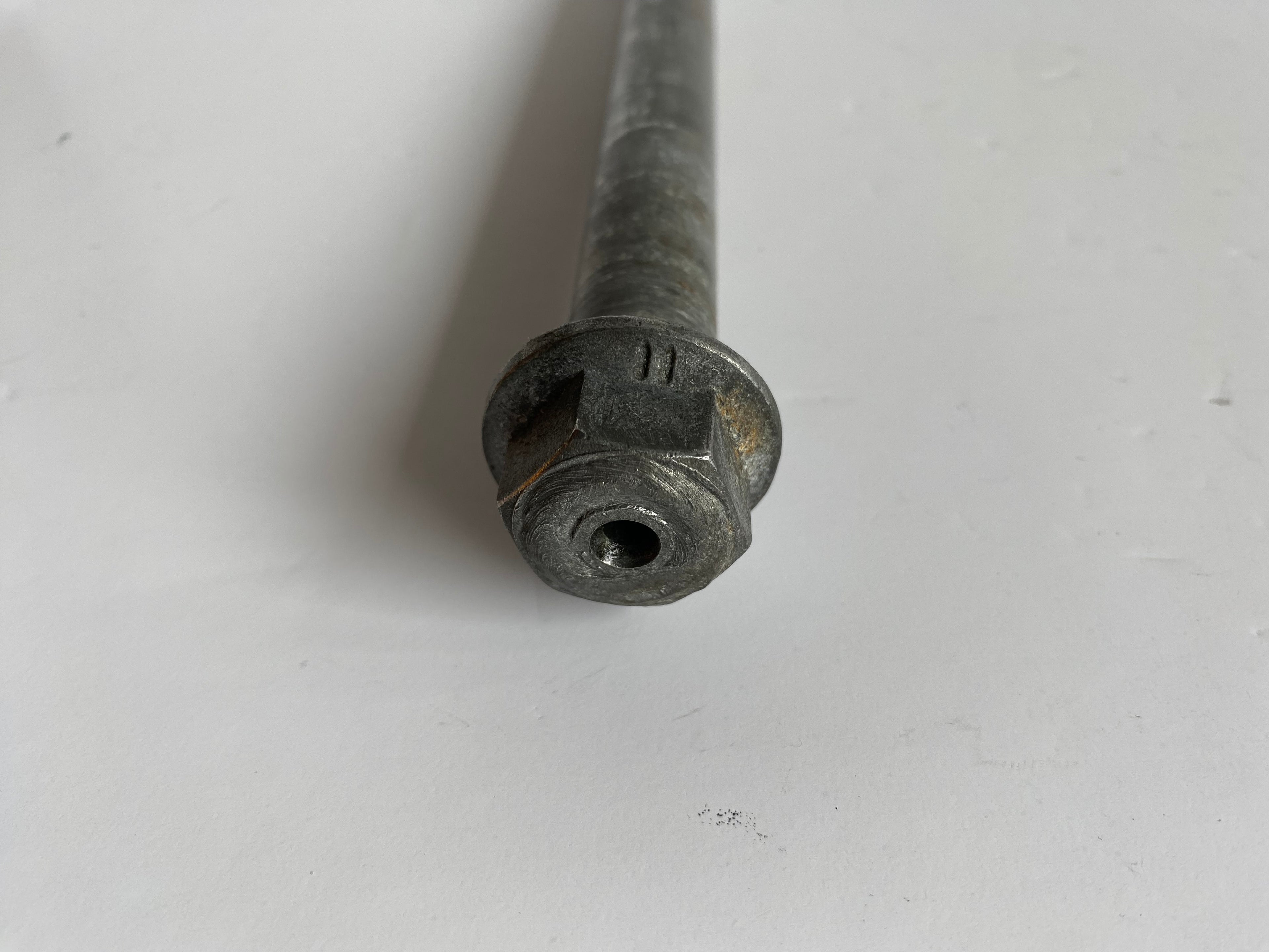 Axe de roue arrière  Sportster Harley Davidson REF OEM 41563-77A