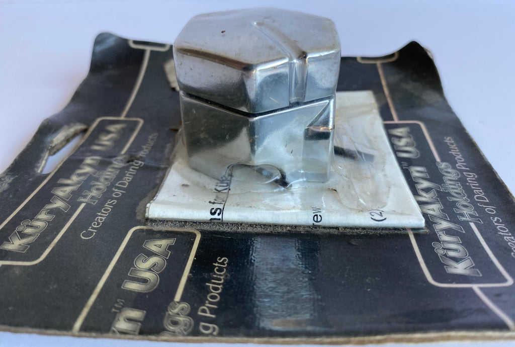Cache robinet carburant réservoir essence Kuryakyn Harley Davidson REF 2011