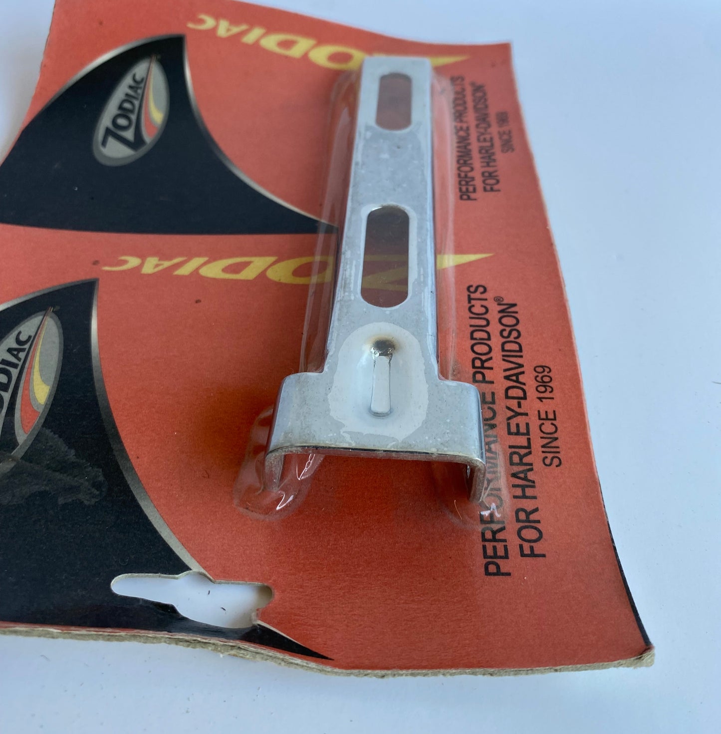 Support selle solo à ressort Harley Davidson REF Zodiac 232892