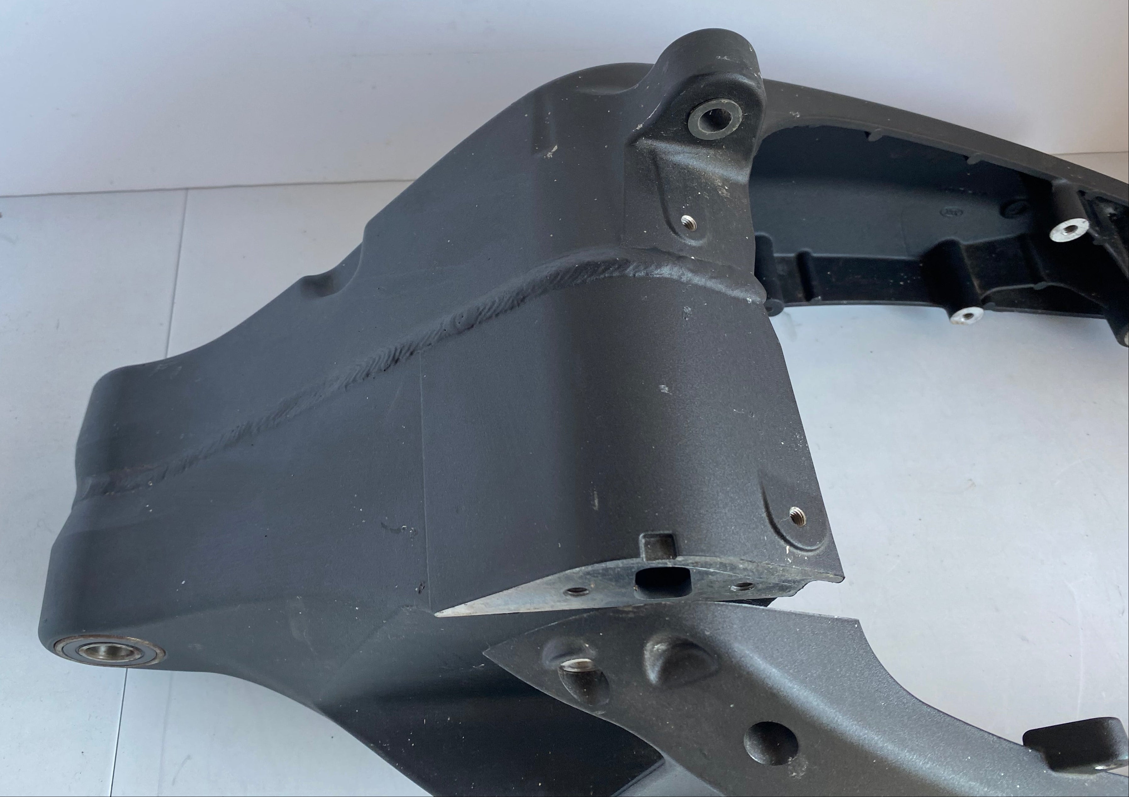 Bras oscillant noir Buell 1125R REF OEM
