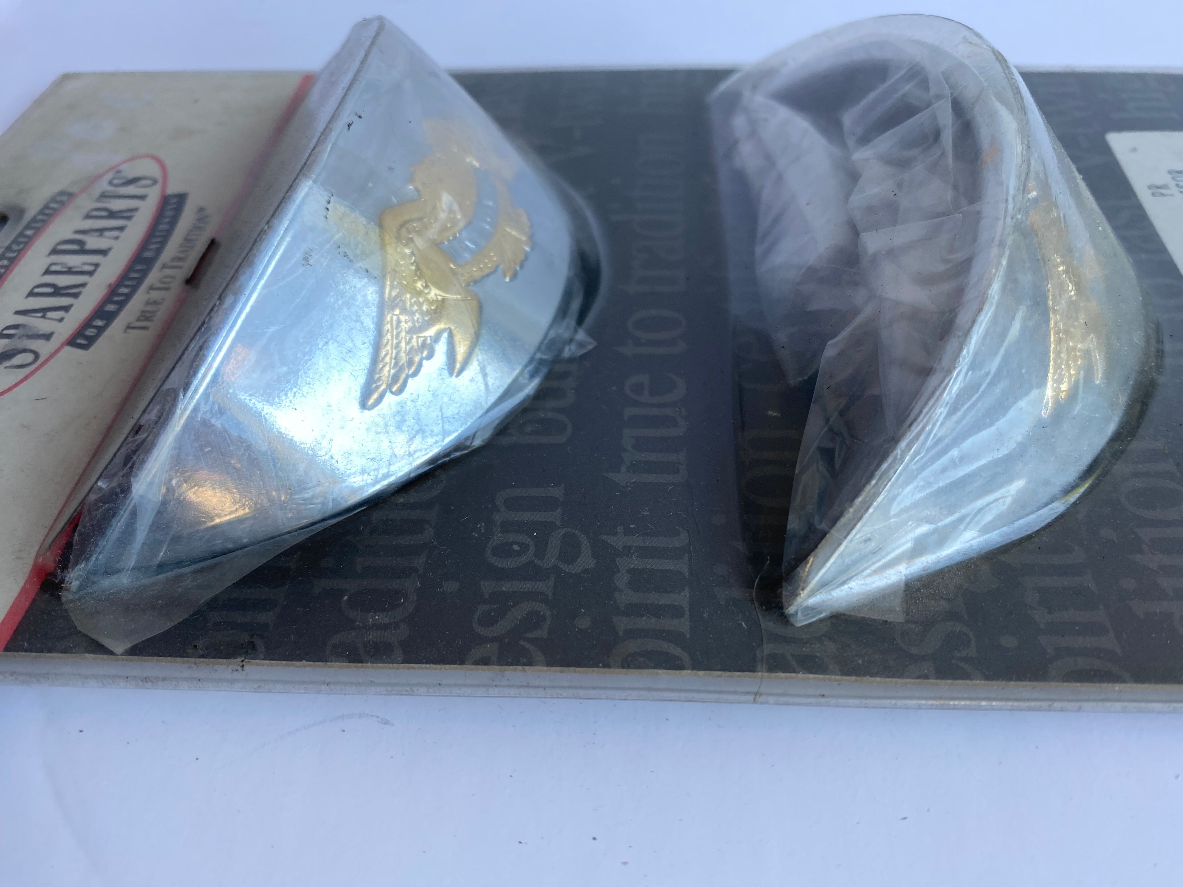 Jeu de 2 casquettes passing lamp aigle OR Harley Davidson REF 330042