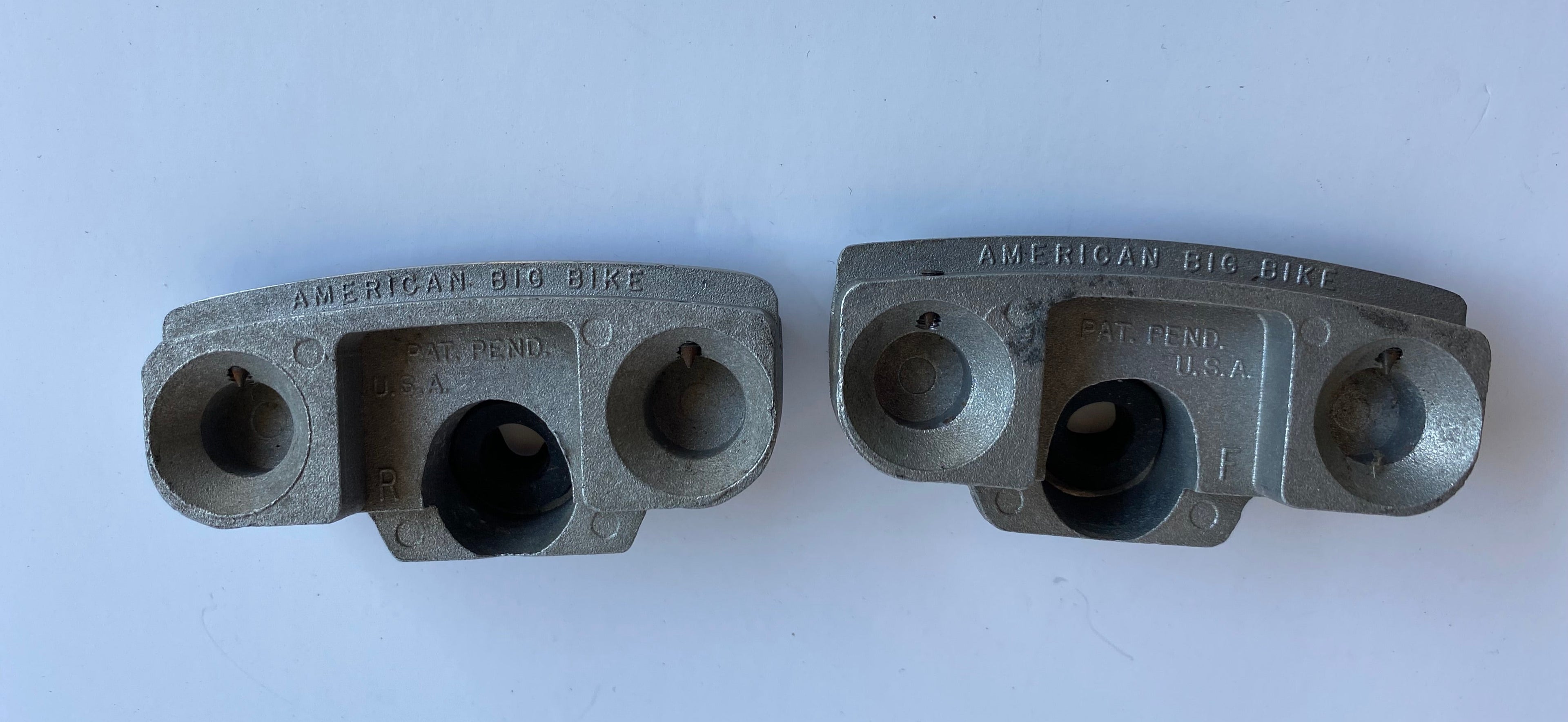 Caches bougies American Big Bike Harley Davidson ailettes alu