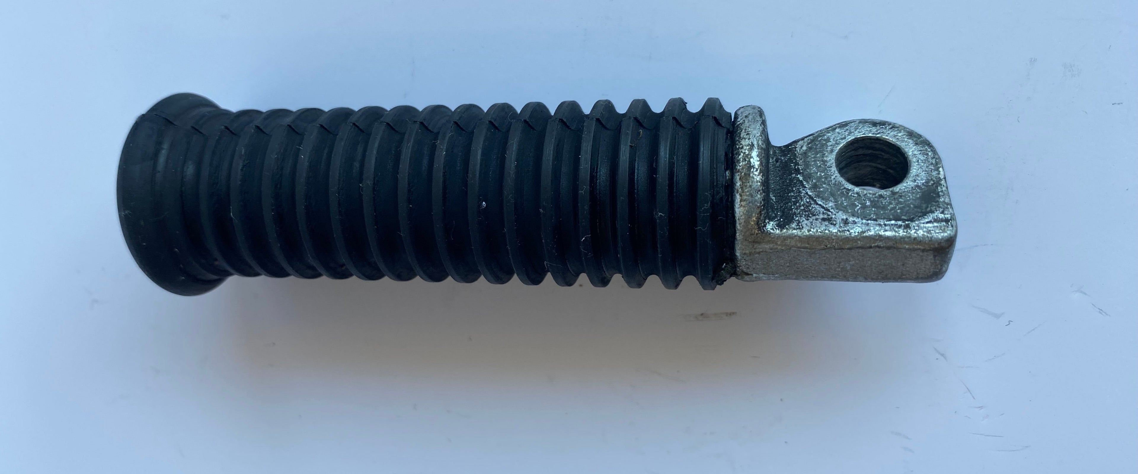 Harley Davidson footrest REF OEM 33048-72