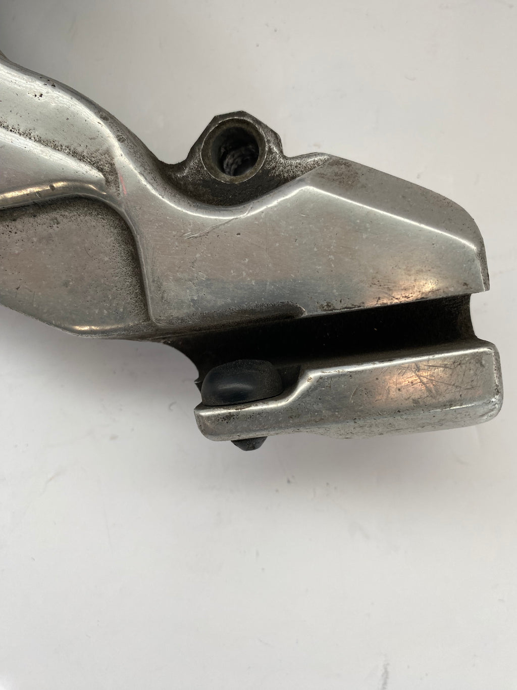 Support d'étrier de frein arrière Harley Davidson Softail REF OEM  44207-87