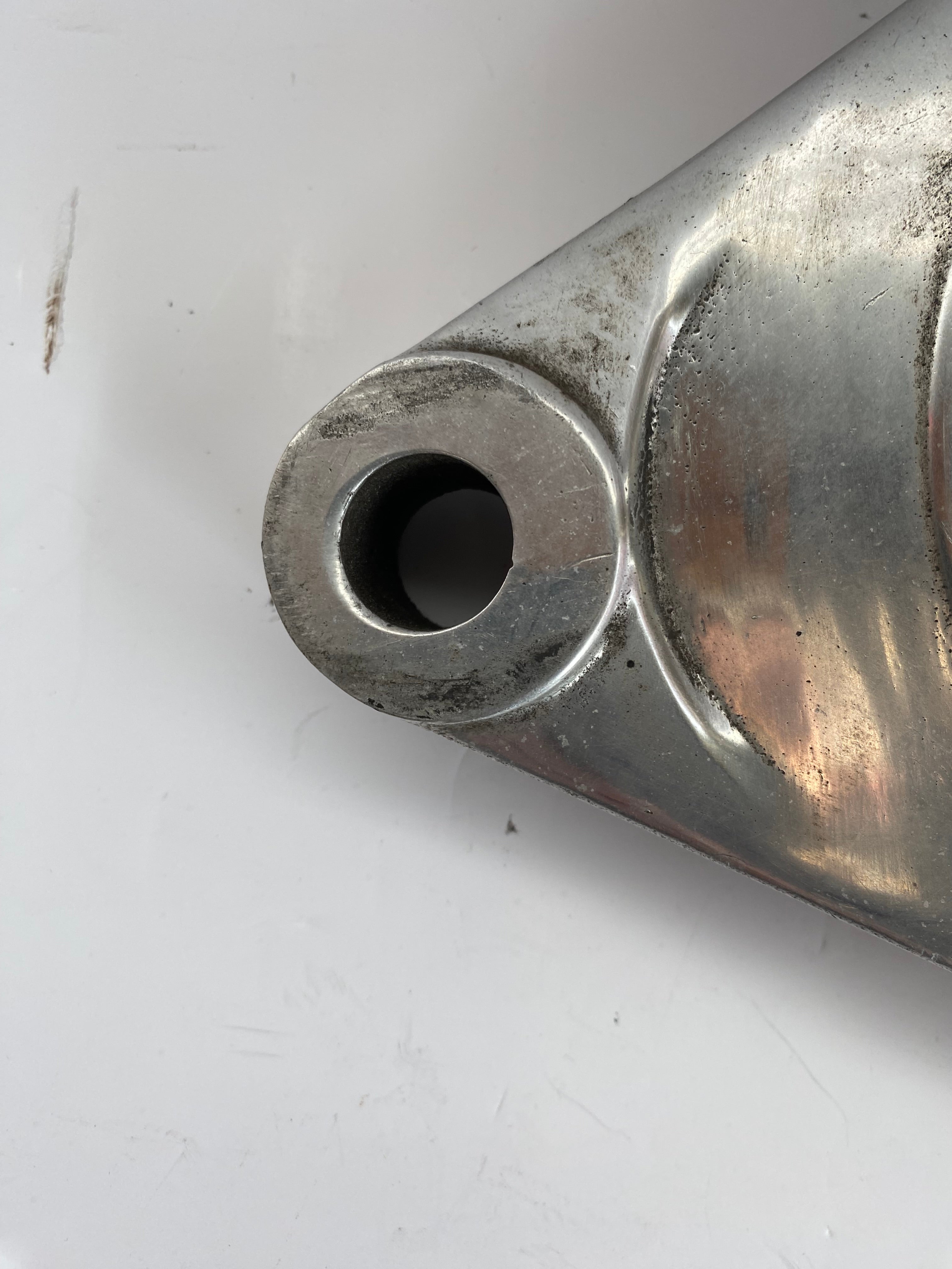Support d'étrier de frein arrière Harley Davidson Softail REF OEM  44207-87