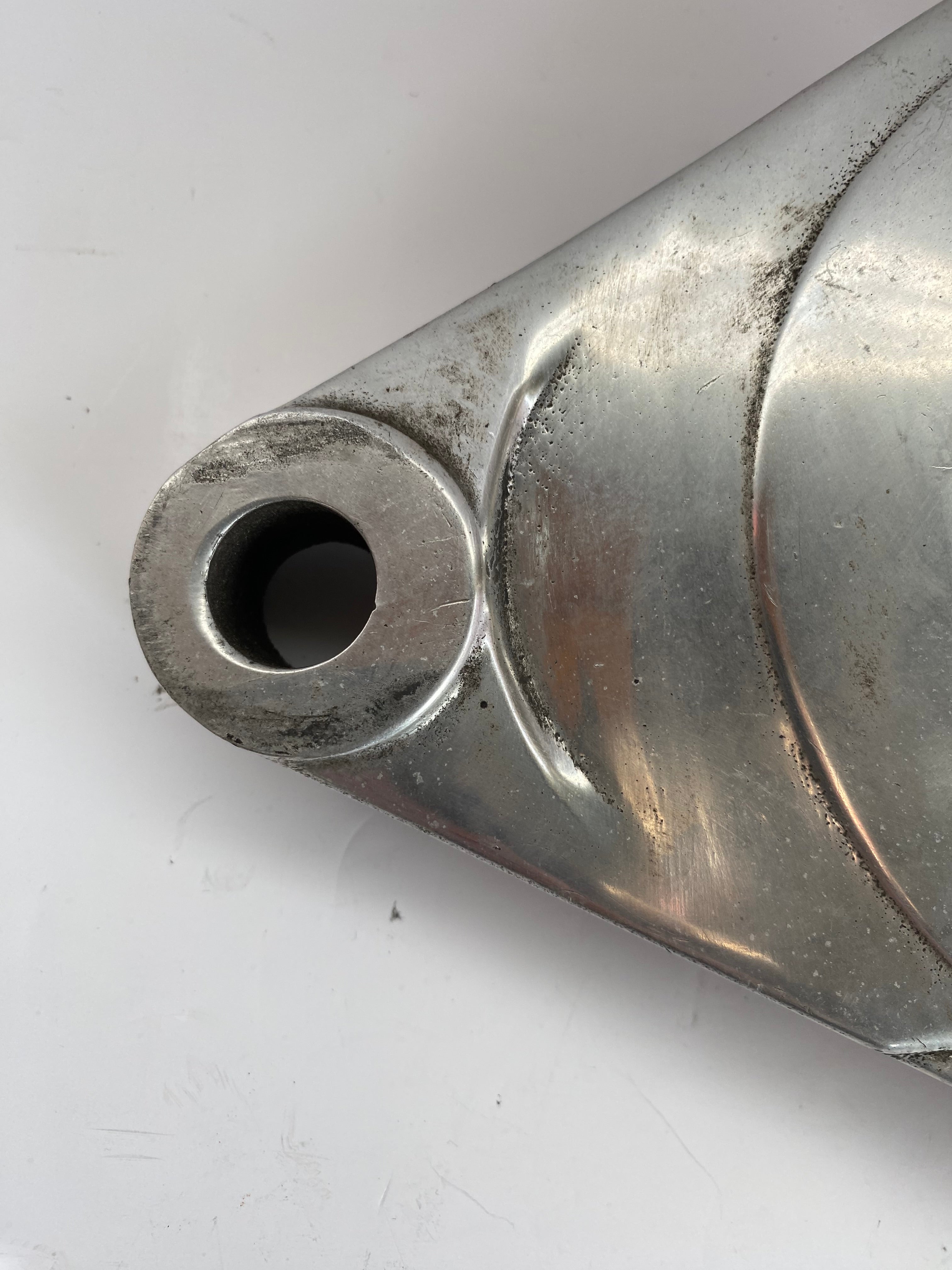 Support d'étrier de frein arrière Harley Davidson Softail REF OEM  44207-87