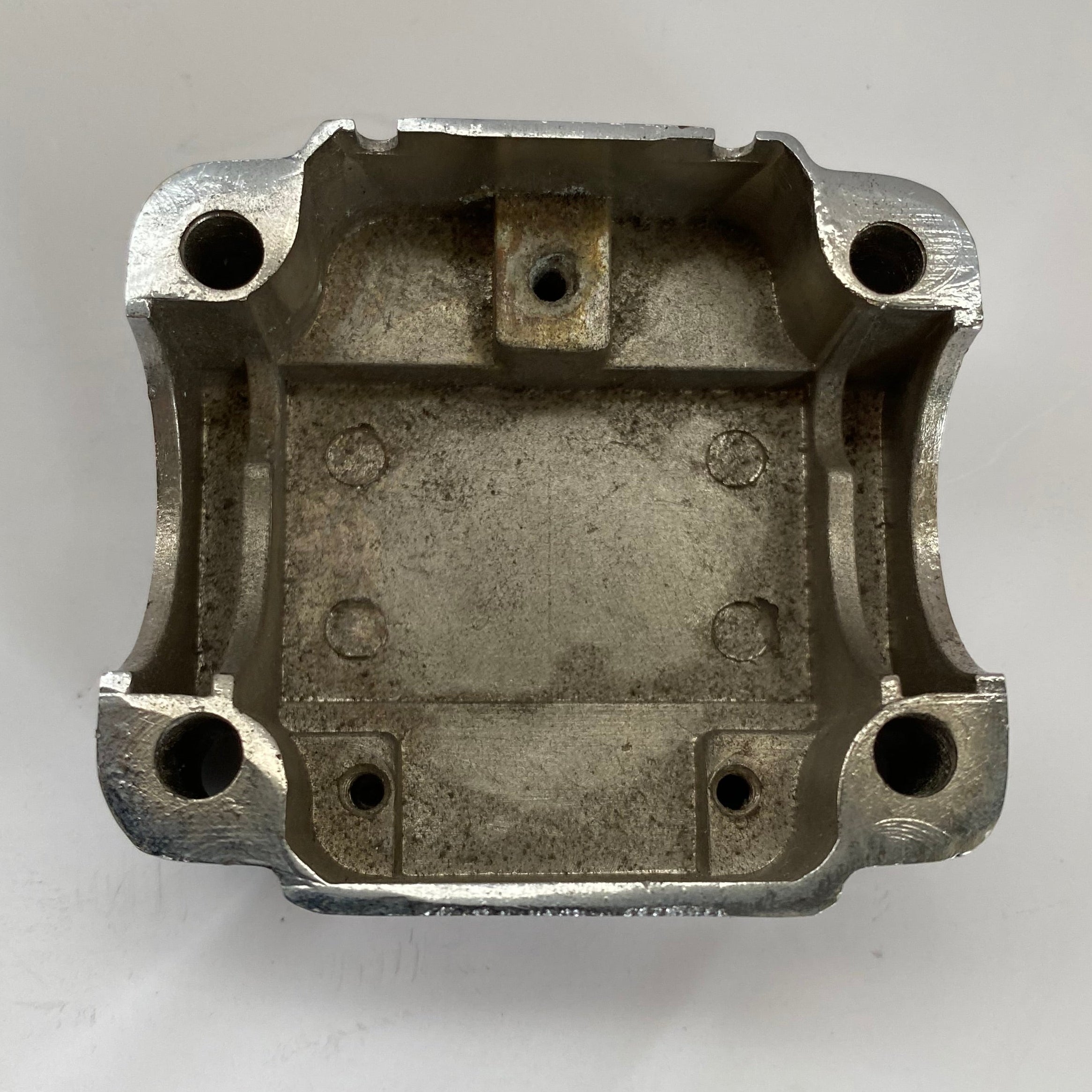 support boutons chrome sans trous Shovelhead Harley Davidson REF MCS 502555