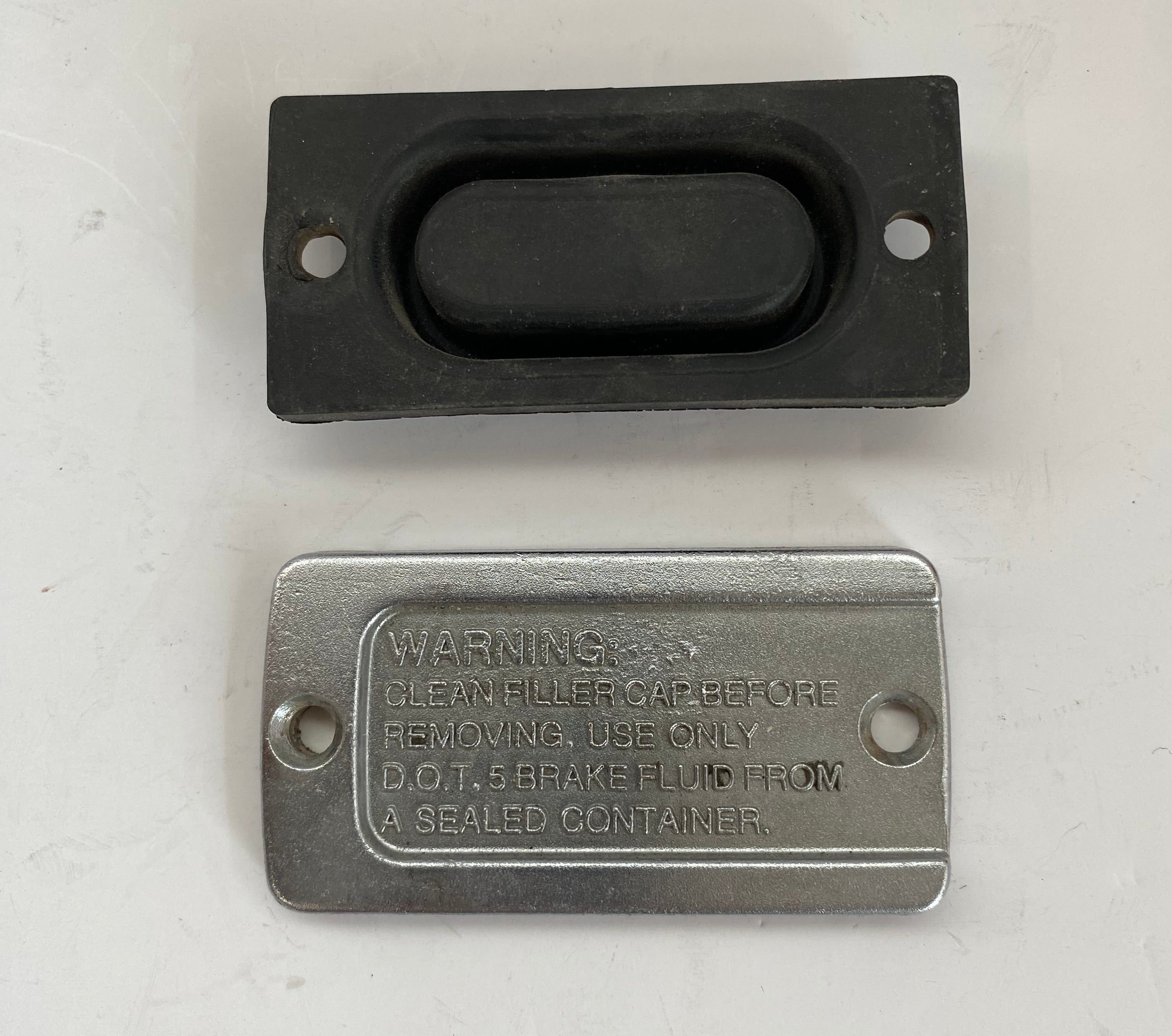 Couvercle de maitre-cylindre de frein arrière DOT 5 Harley Davidson REF OEM 42381-87