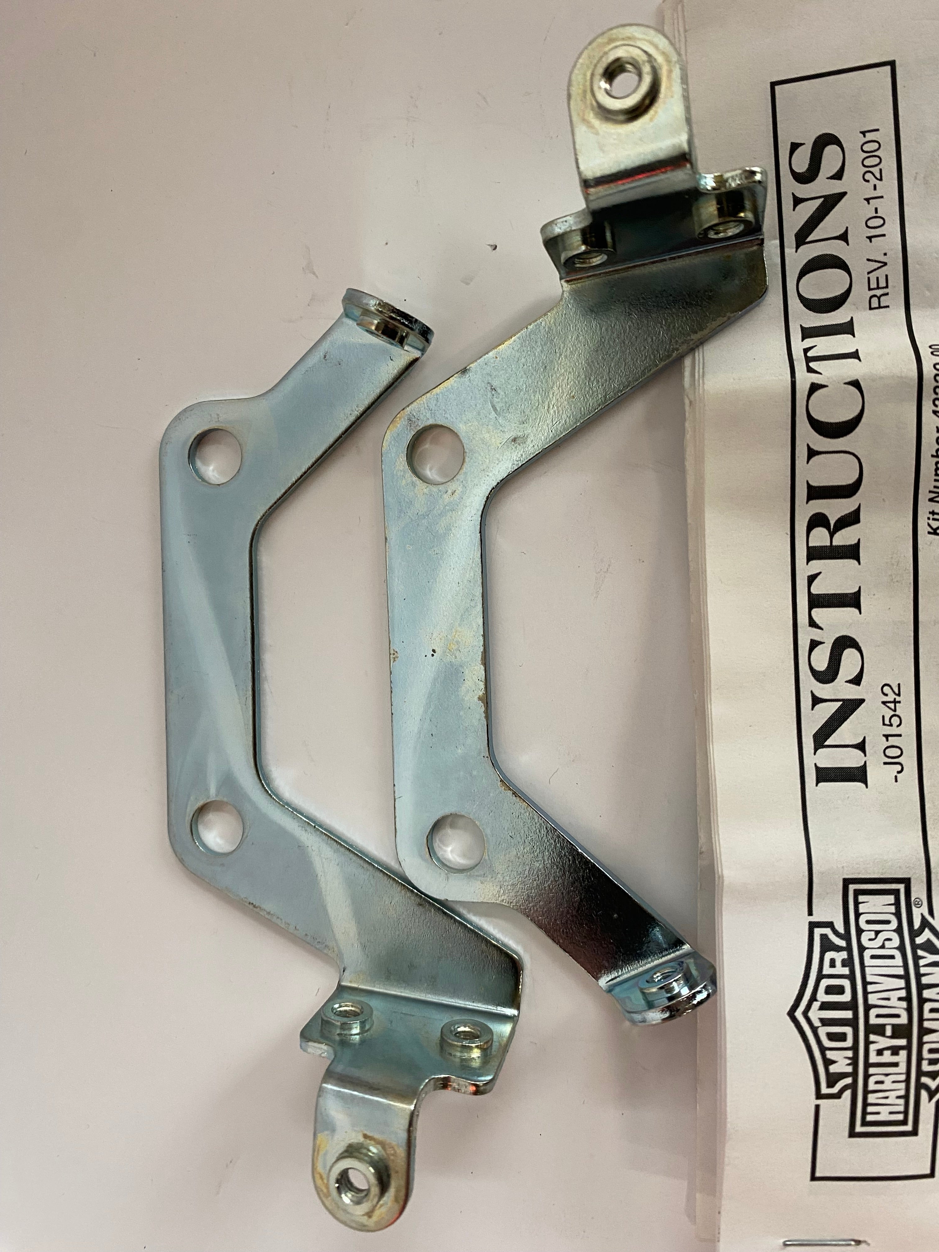 Jeu de caches étriers de frein avant chromé Touring Harley Davidson REF OEM 42230-00