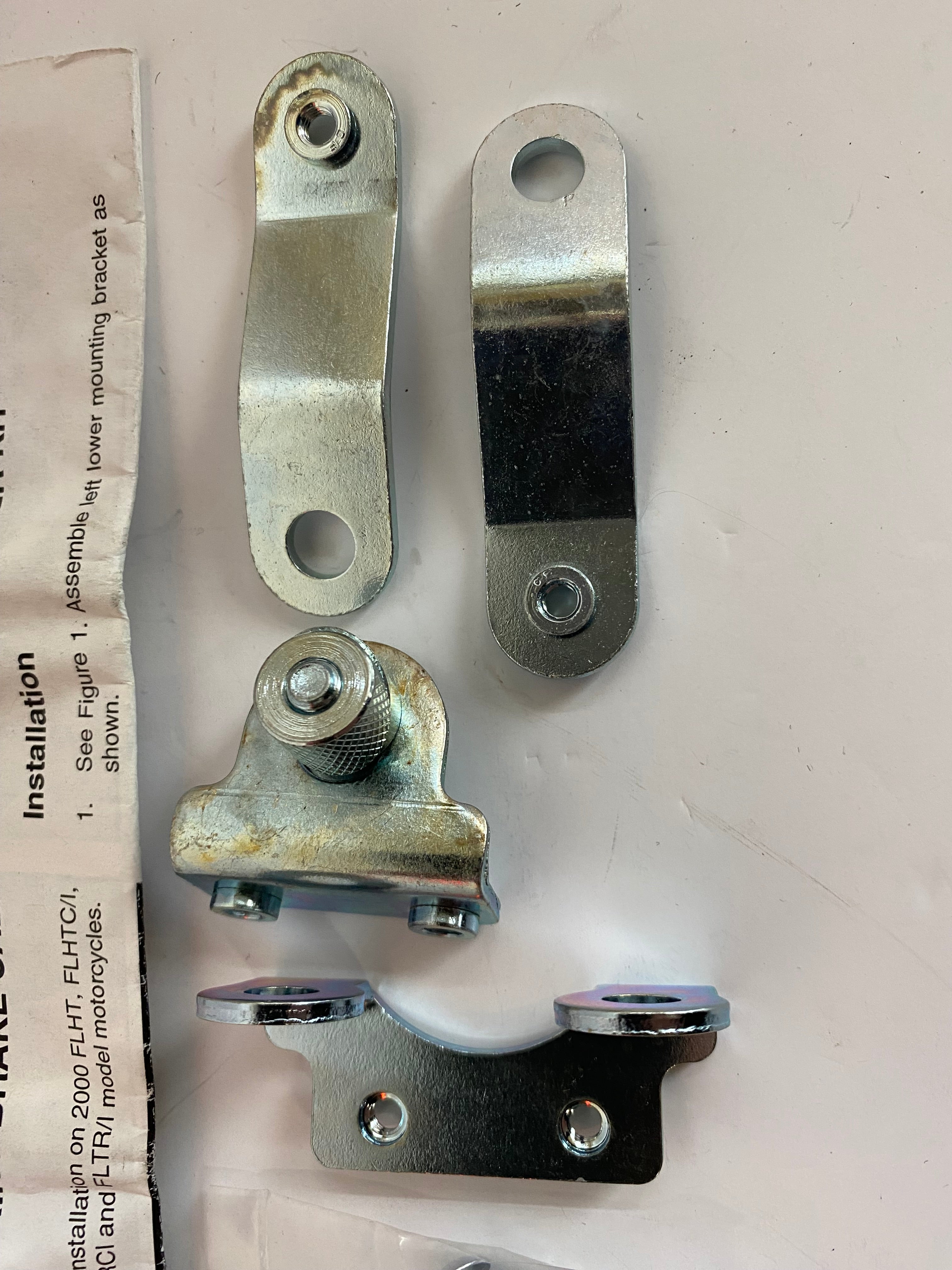 Jeu de caches étriers de frein avant chromé Touring Harley Davidson REF OEM 42230-00