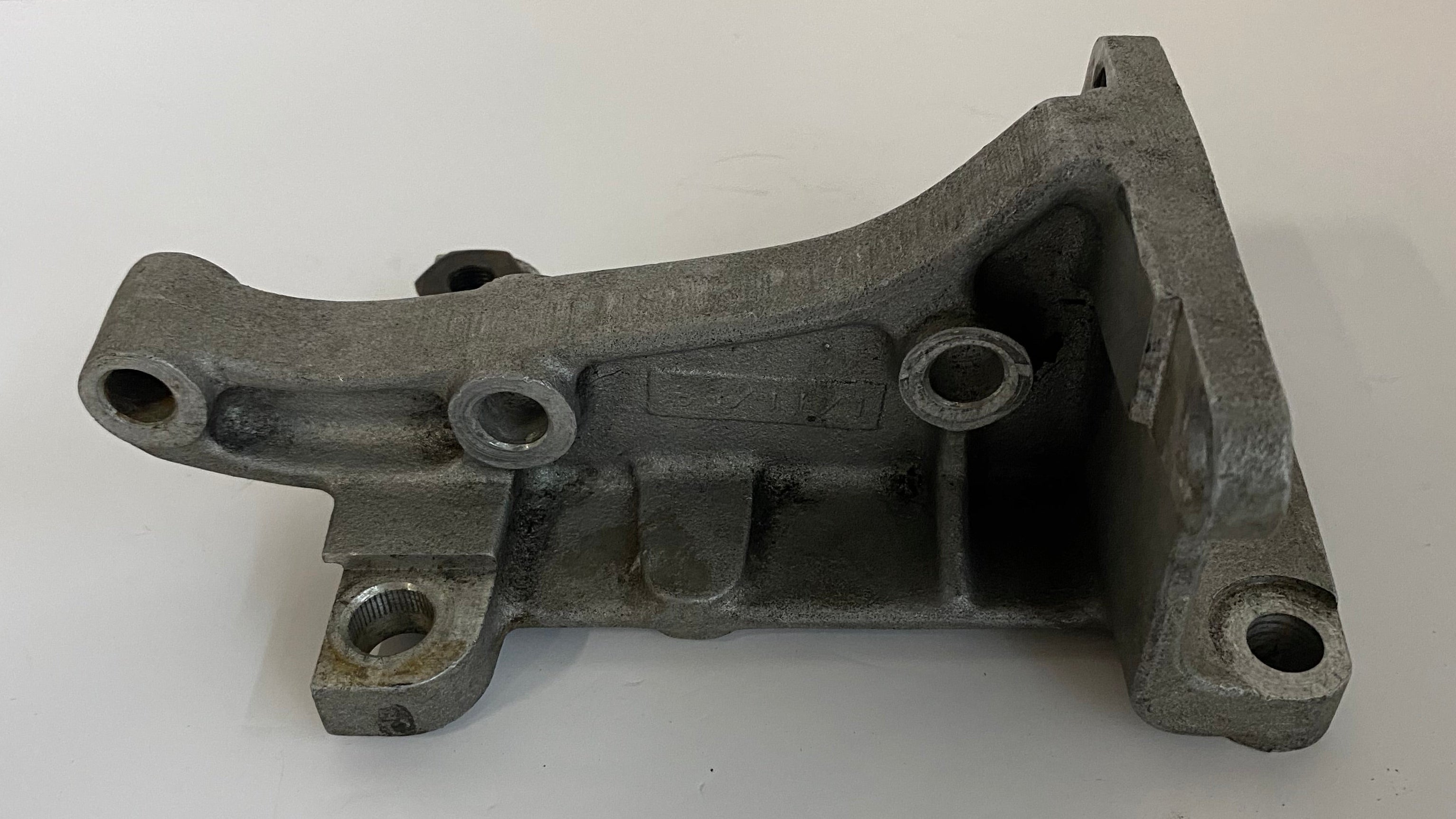 Support moteur inférieur arrière Sportster Harley Davidson REF OEM 16203-82A