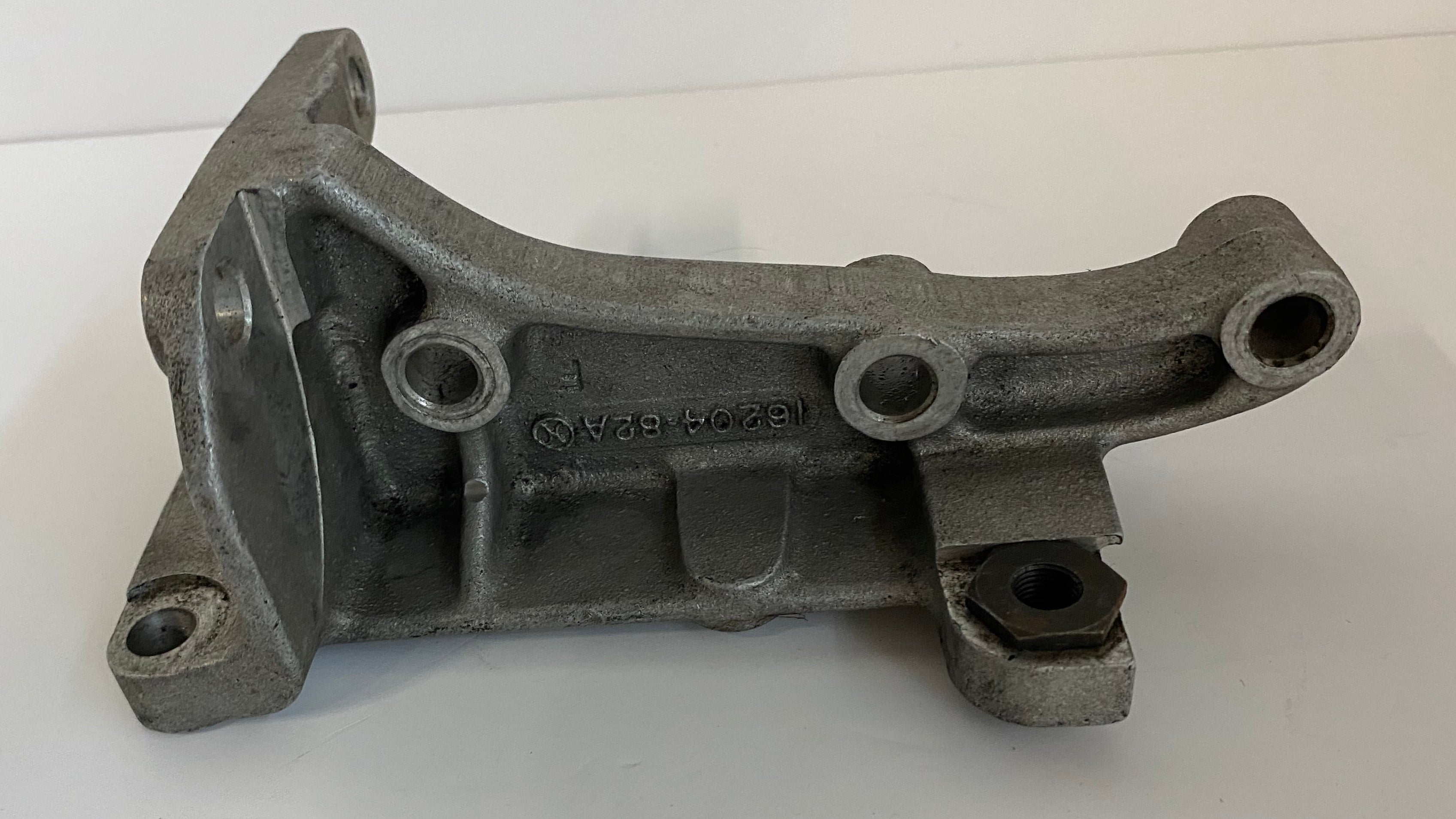 Support moteur inférieur arrière Sportster Harley Davidson REF OEM 16203-82A