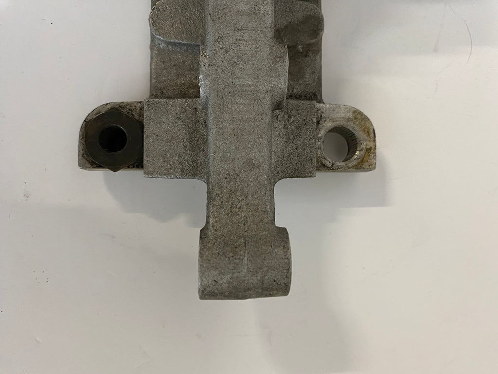 Support moteur inférieur arrière Sportster Harley Davidson REF OEM 16203-82A
