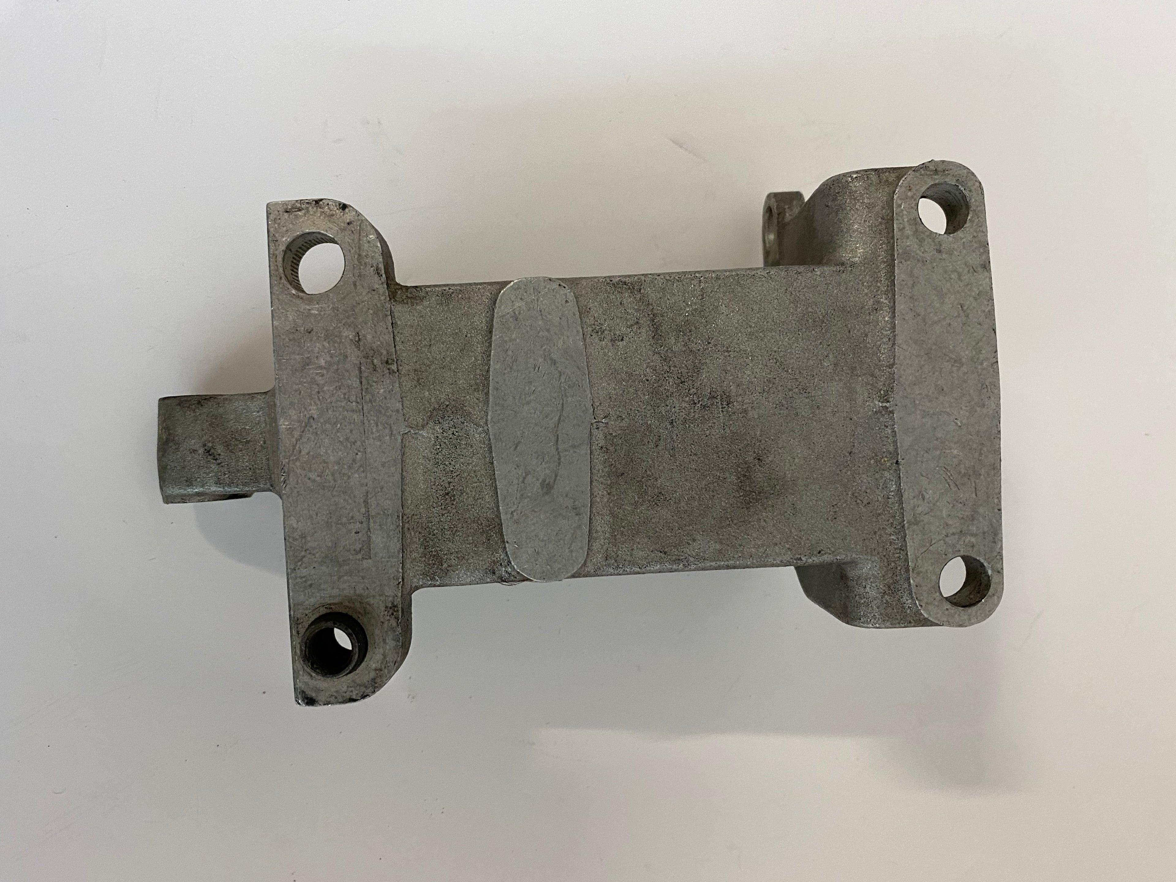 Support moteur inférieur arrière Sportster Harley Davidson REF OEM 16203-82A