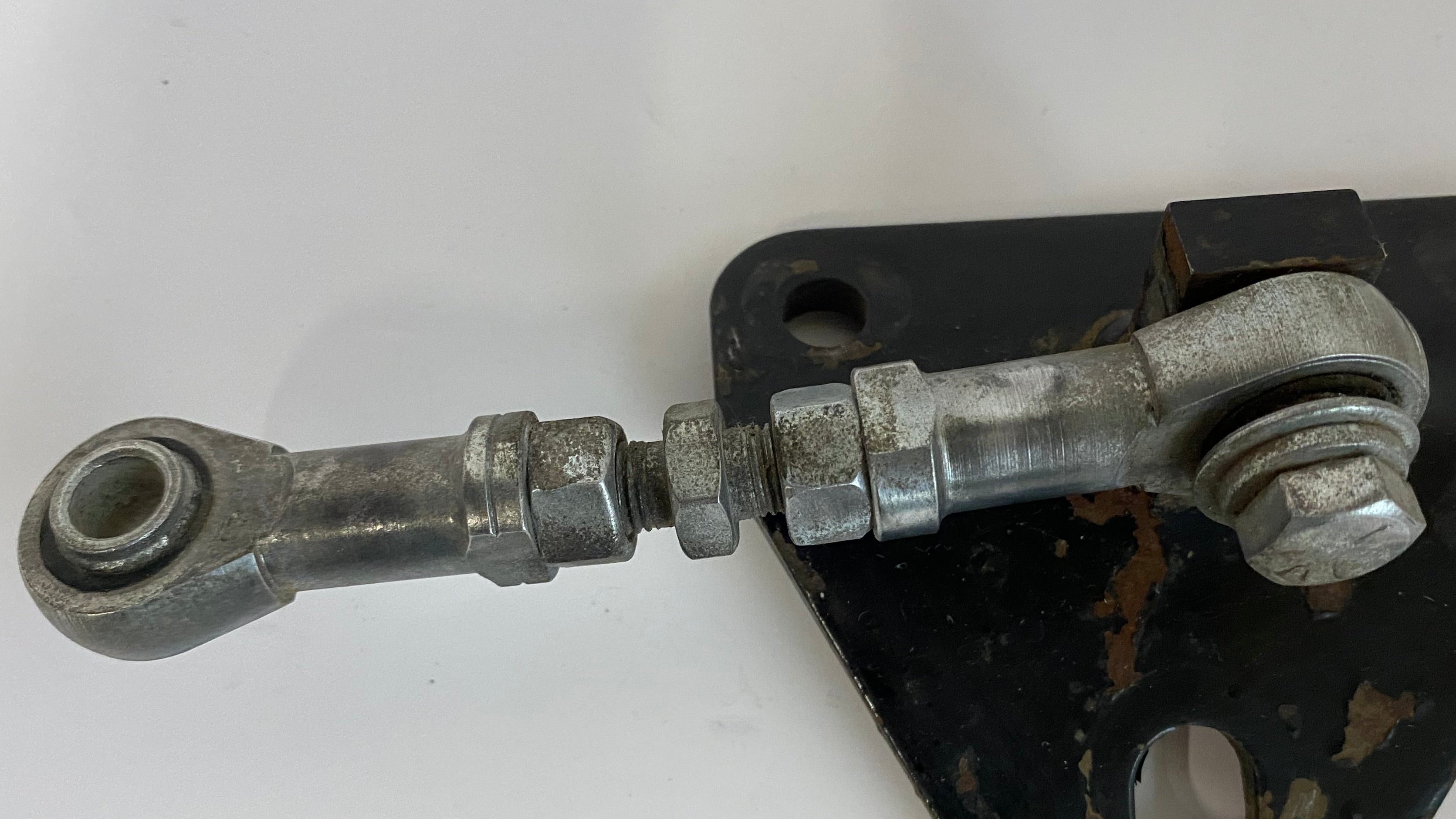 Support moteur inférieur avant Harley Davidson REF OEM 47159-79A & 16219-79C