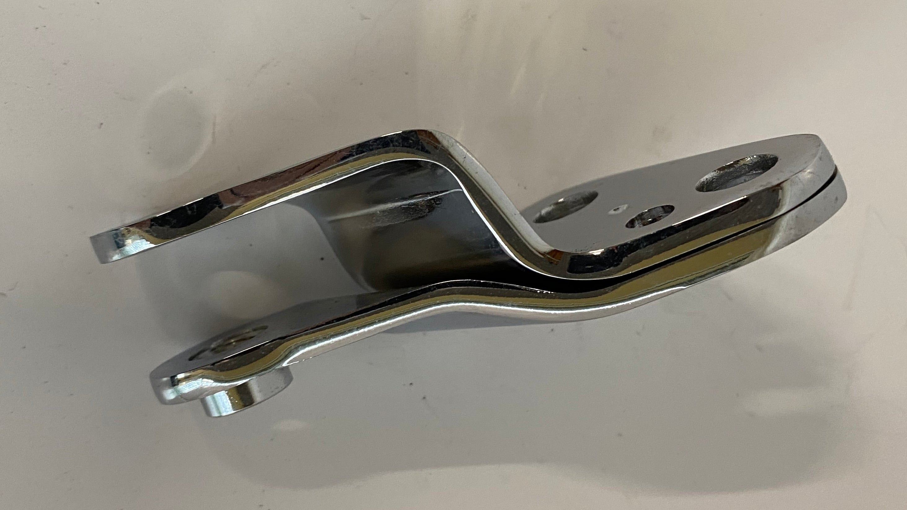 Support moteur avant chromé Sportster Harley Davidson REF OEM 47470-04