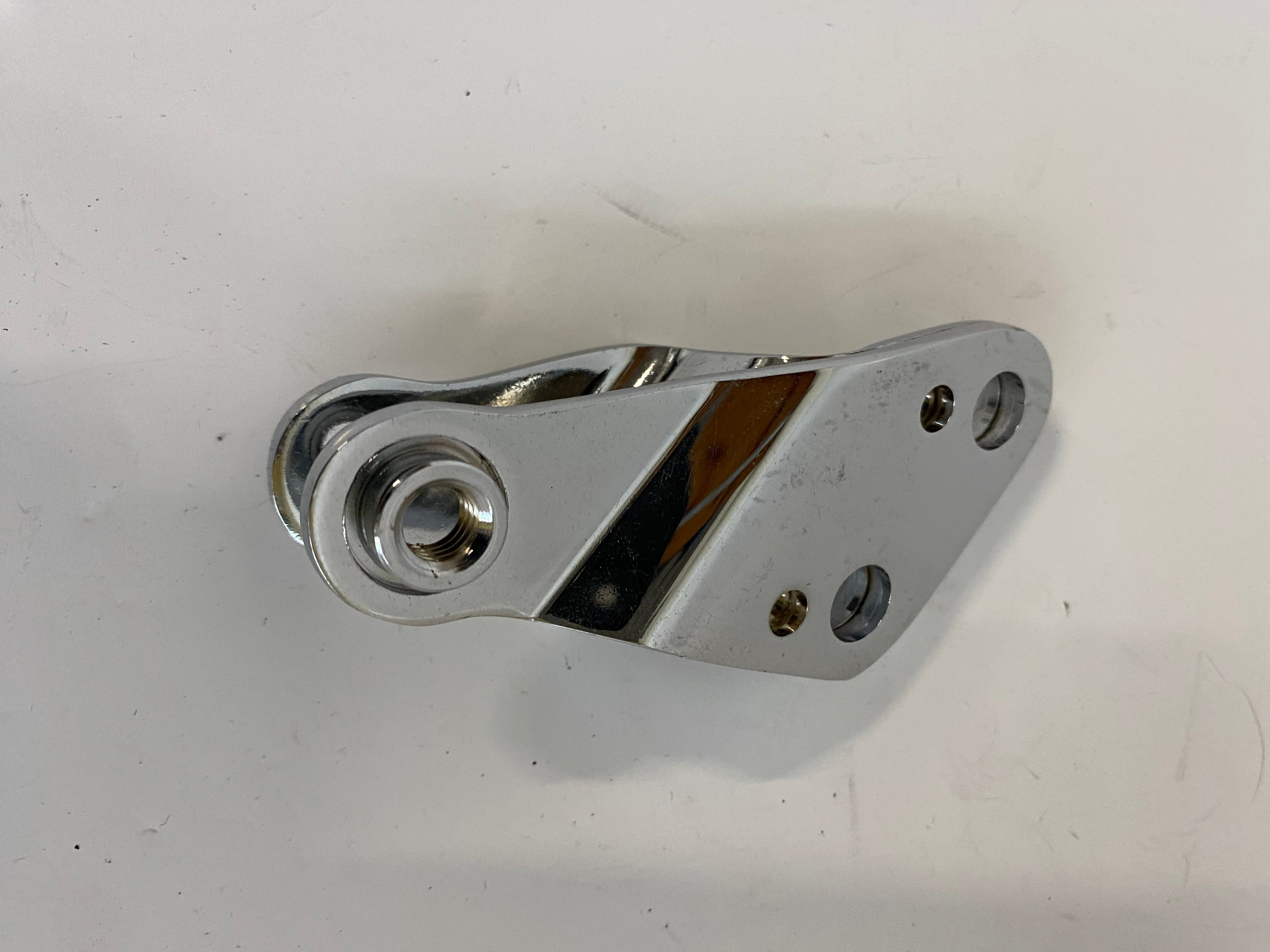 Support moteur avant chromé Sportster Harley Davidson REF OEM 47470-04