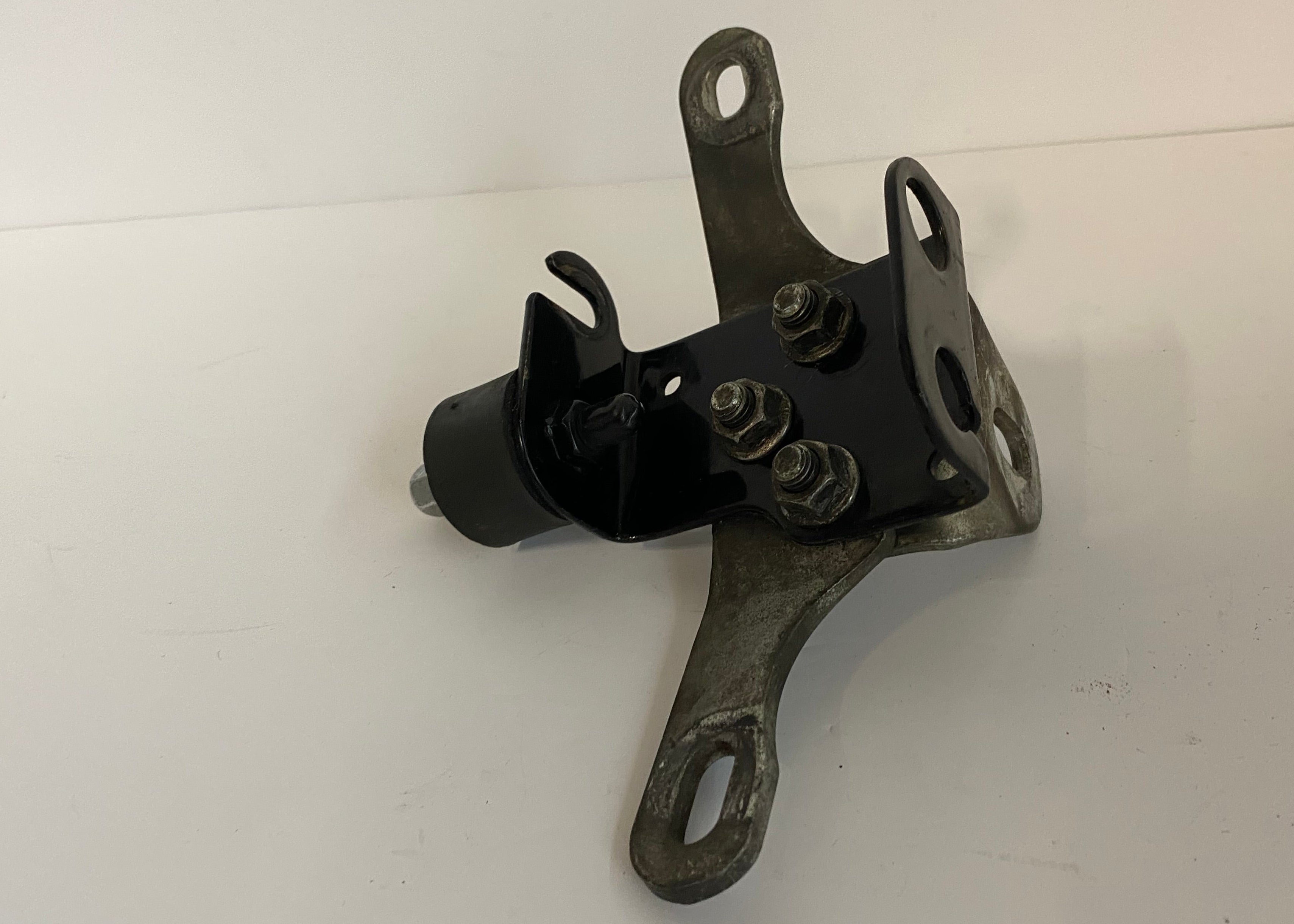 Support moteur supérieur Softail Harley Davidson REF OEM 16242-90 & 16247-91