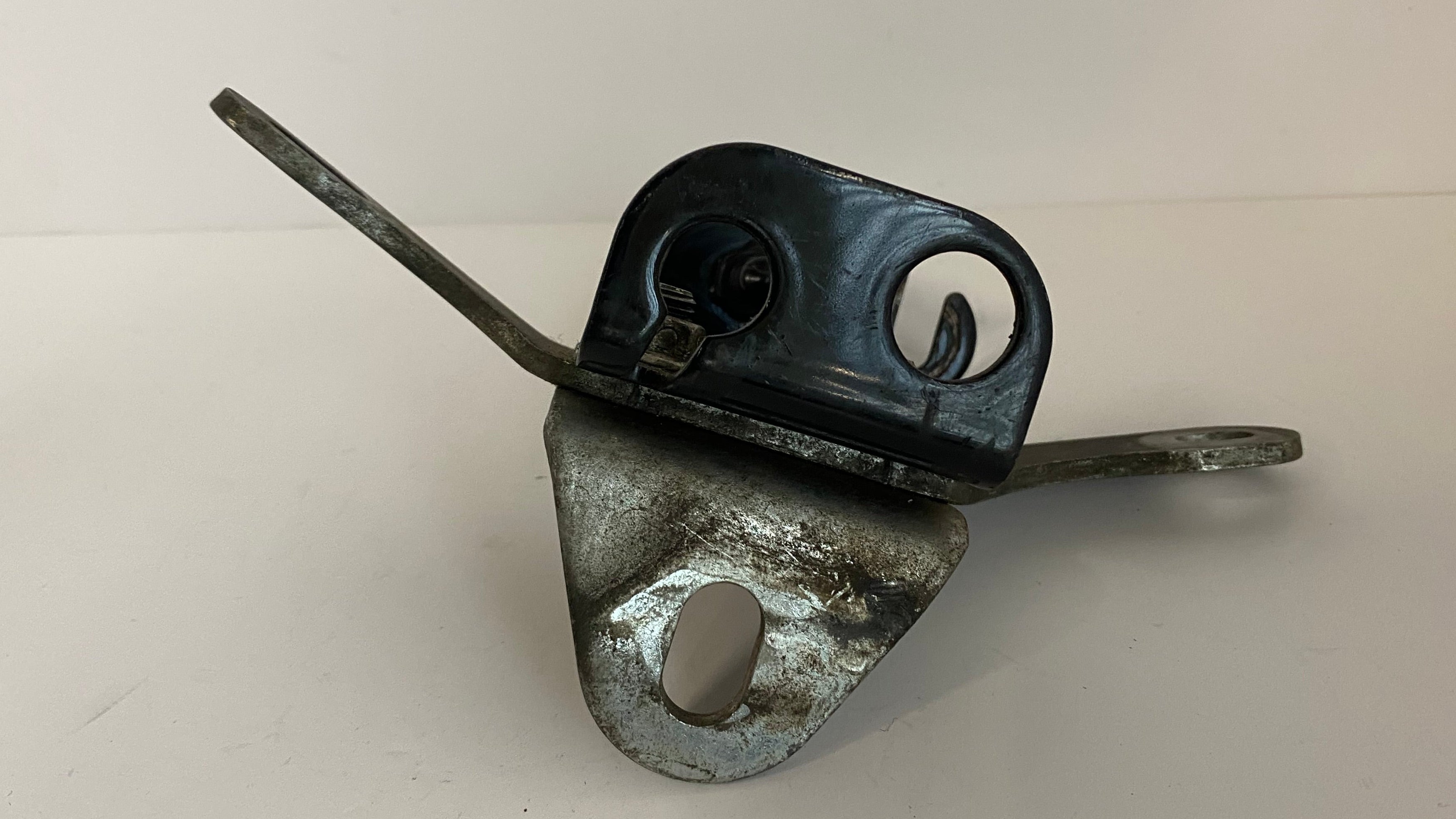 Support moteur supérieur Softail Harley Davidson REF OEM 16242-90 & 16247-91