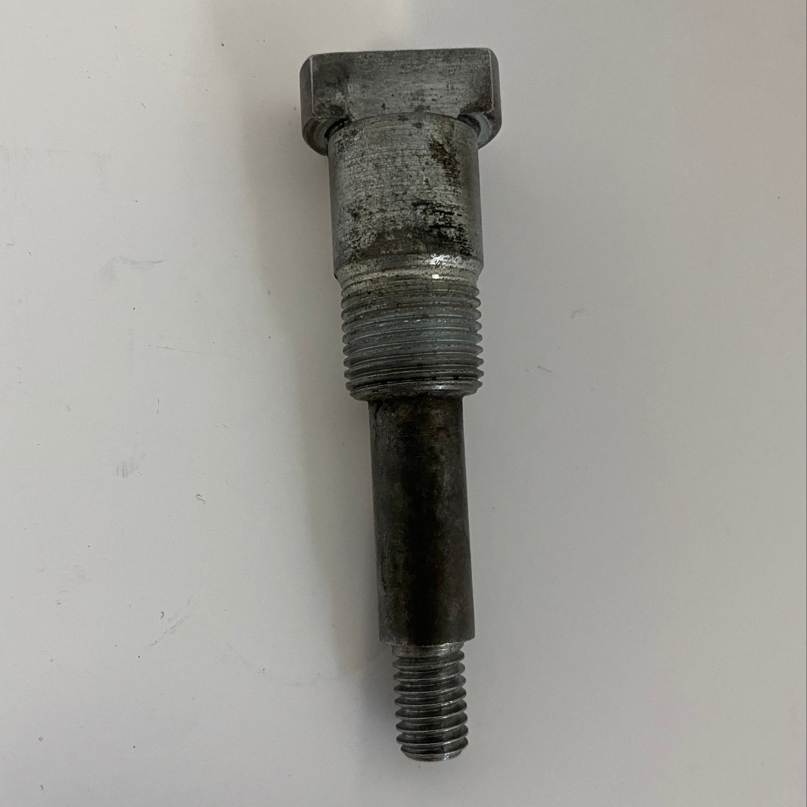 Vis goujon d'amortisseur supérieur Sportster Harley Davidson REF OEM 47384-91