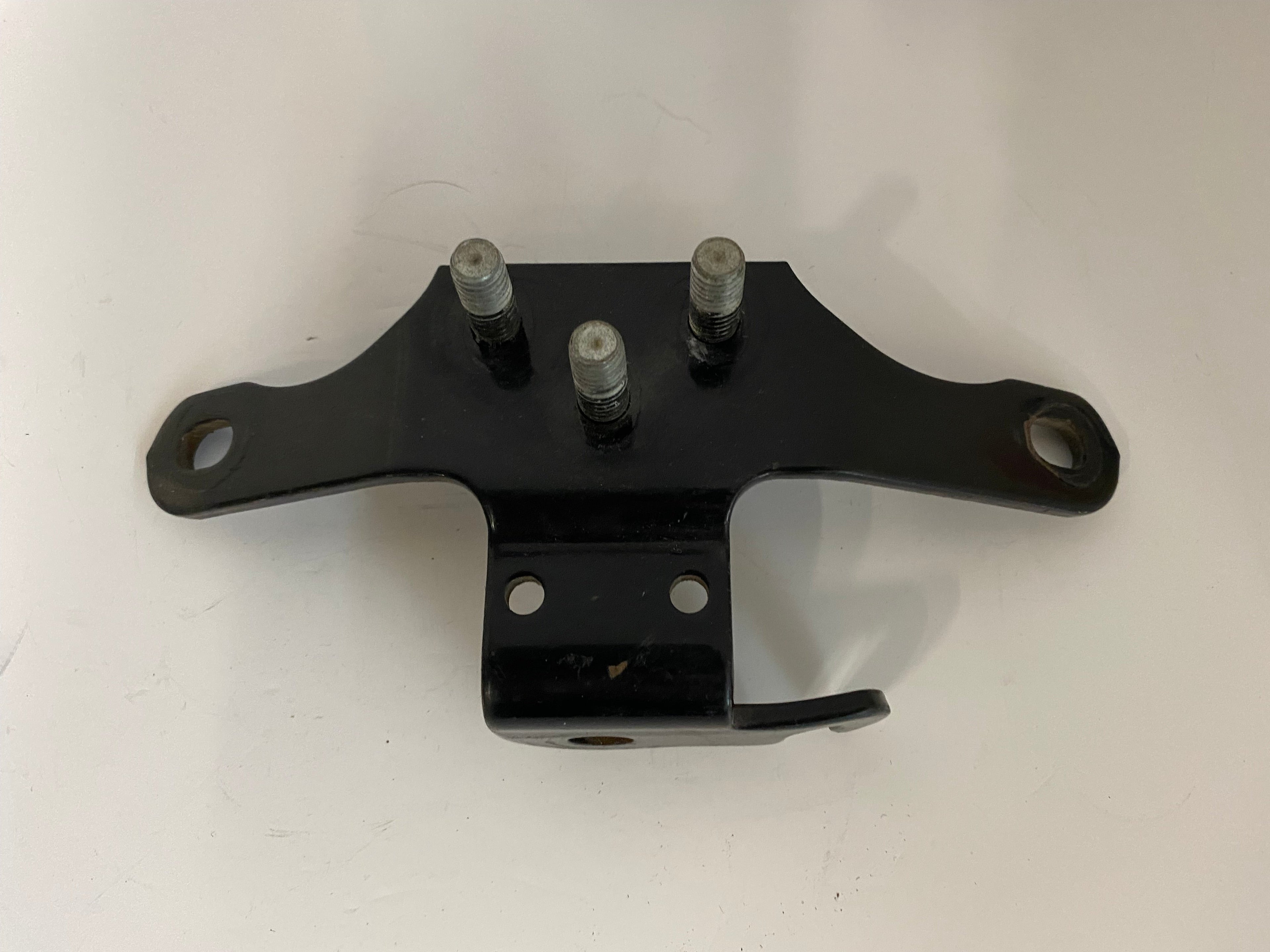 Support moteur supérieur Softail Harley Davidson REF OEM 69136-00