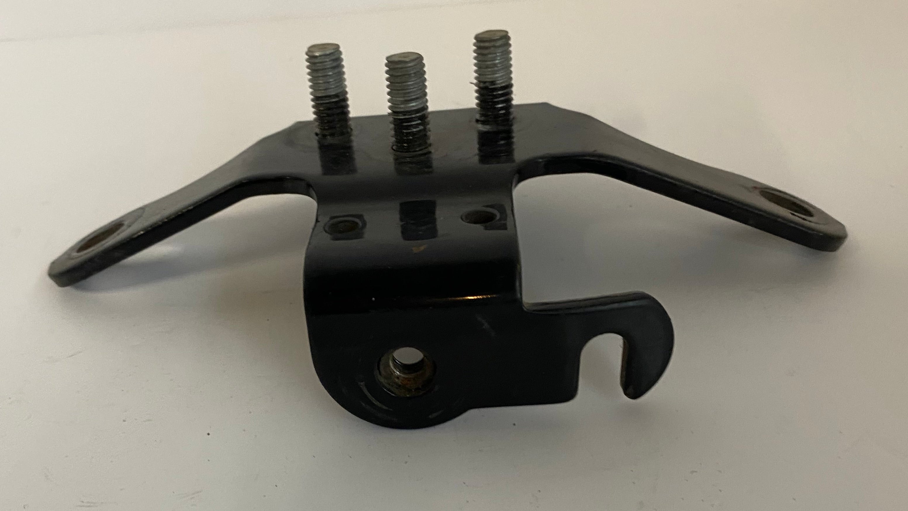 Support moteur supérieur Softail Harley Davidson REF OEM 69136-00