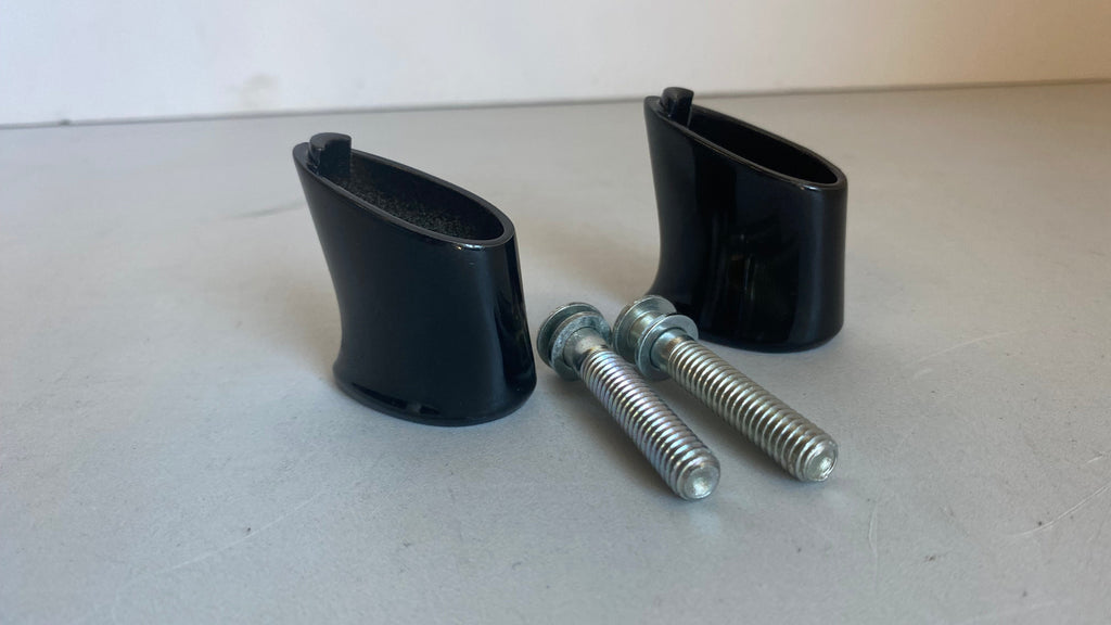 Jeu de 2 supports de clignotants arrière noirs Softail Harley Davidson REF OEM 69933-08