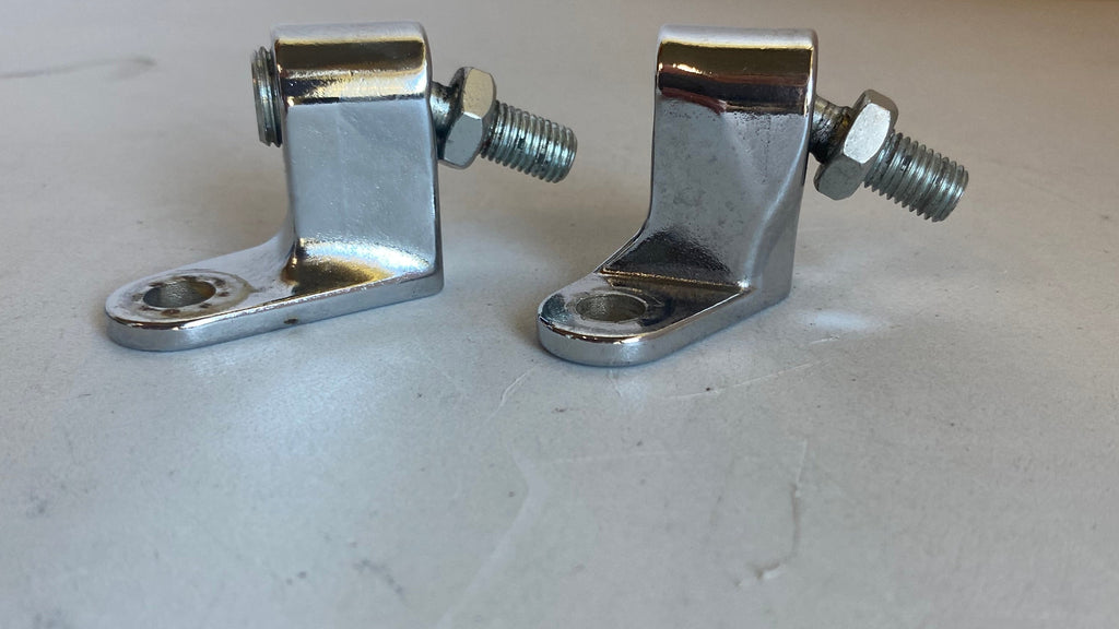 Jeu de supports de clignotants avants Softail CVO chromés Harley Davidson REF OEM 67315-03B & 67355-04A