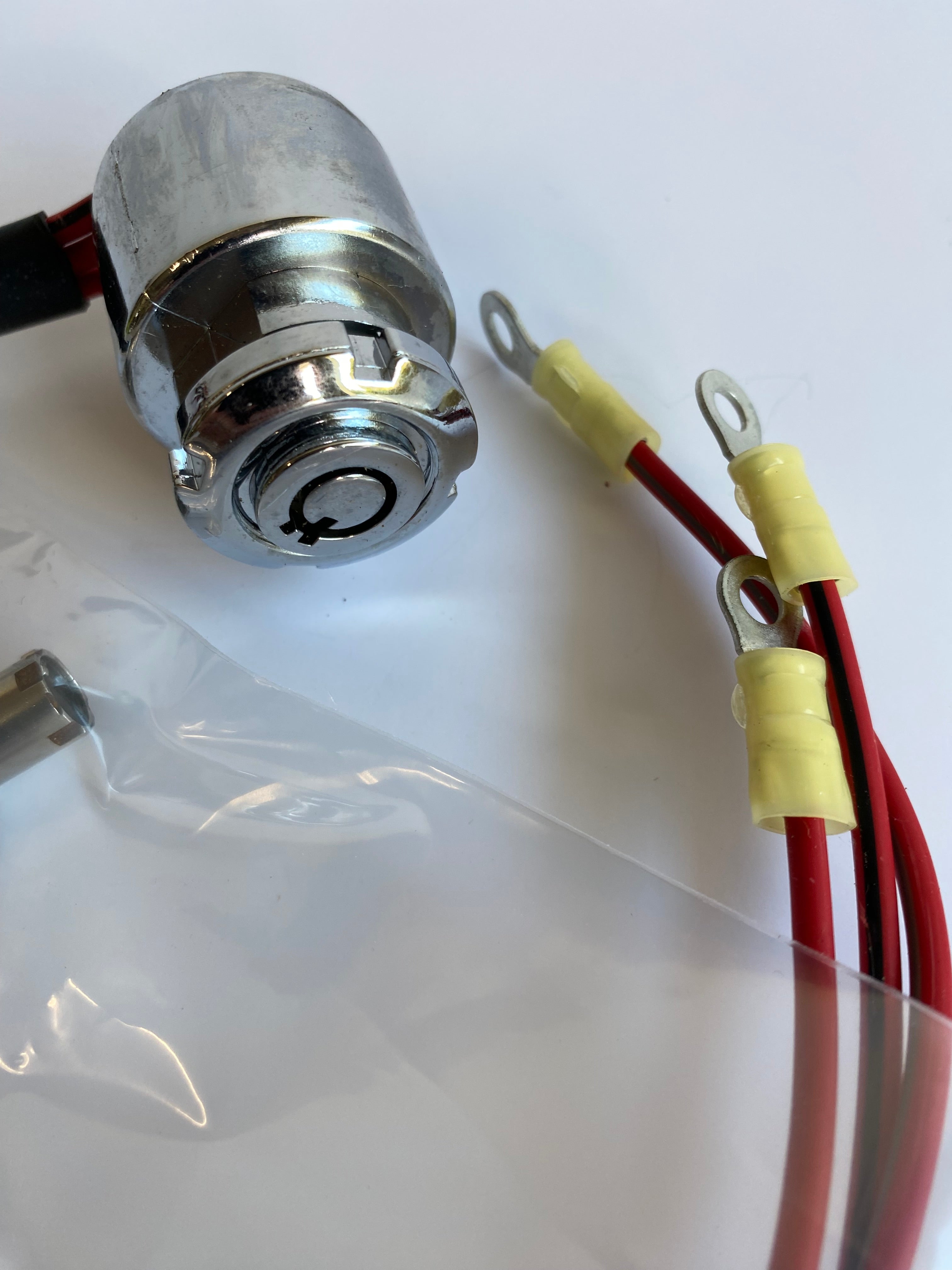 Contacteur à clé Dyna Harley Davidson REF OEM 71428-90B
