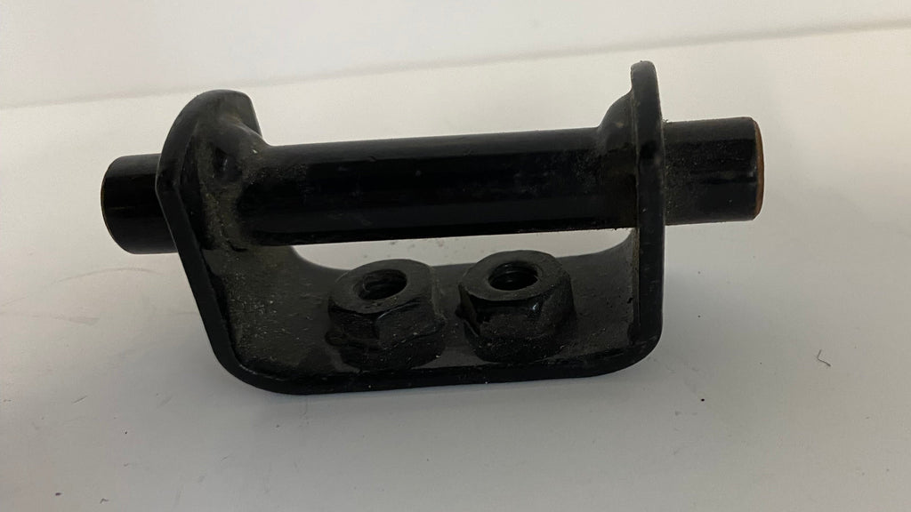 Support de réservoir avant inférieur Softail Harley Davidson REF OEM 61667-90A