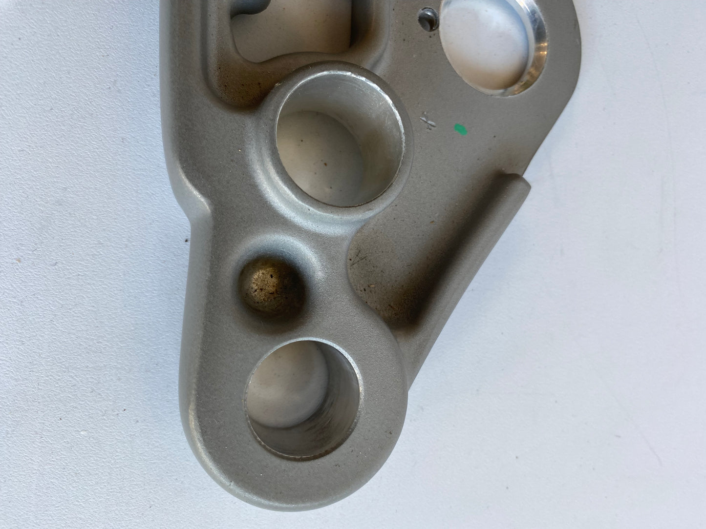 Té de fourche supérieur Softail Rocker FXWC Harley Davidson REF OEM 46705-08