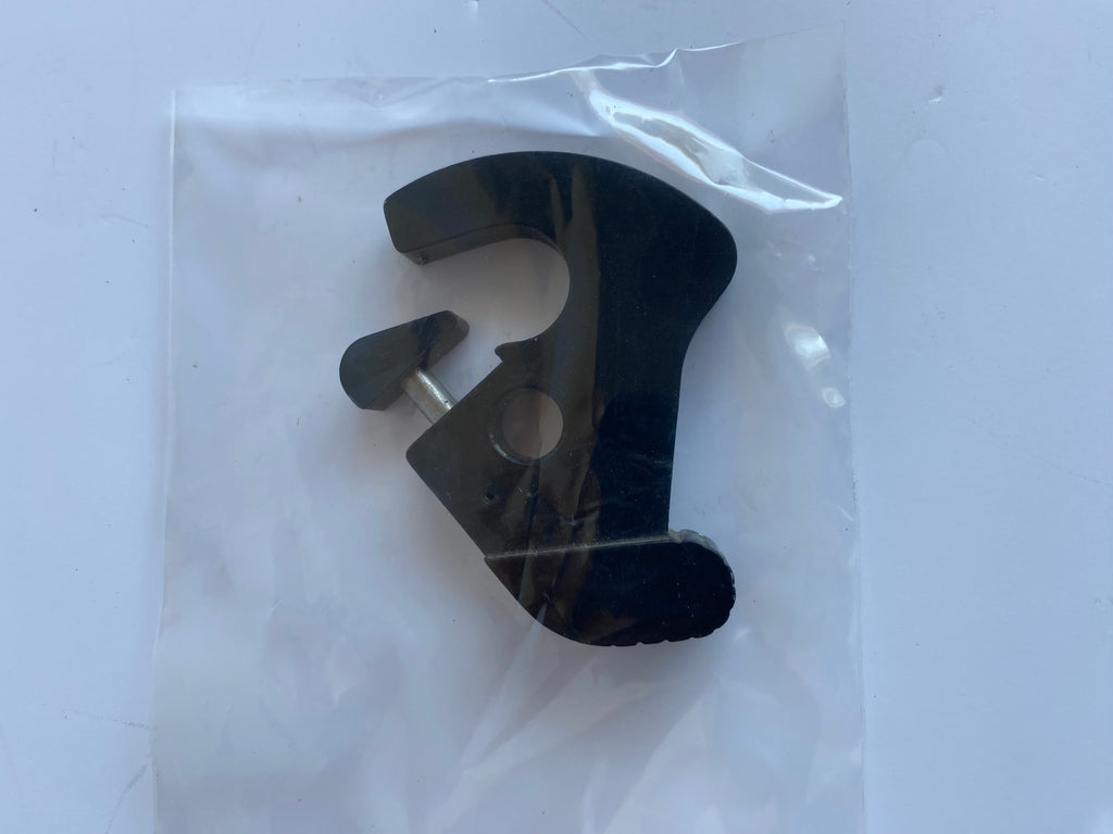 Attache sissy bar détachable Harley Davidson REF OEM 52935-04A