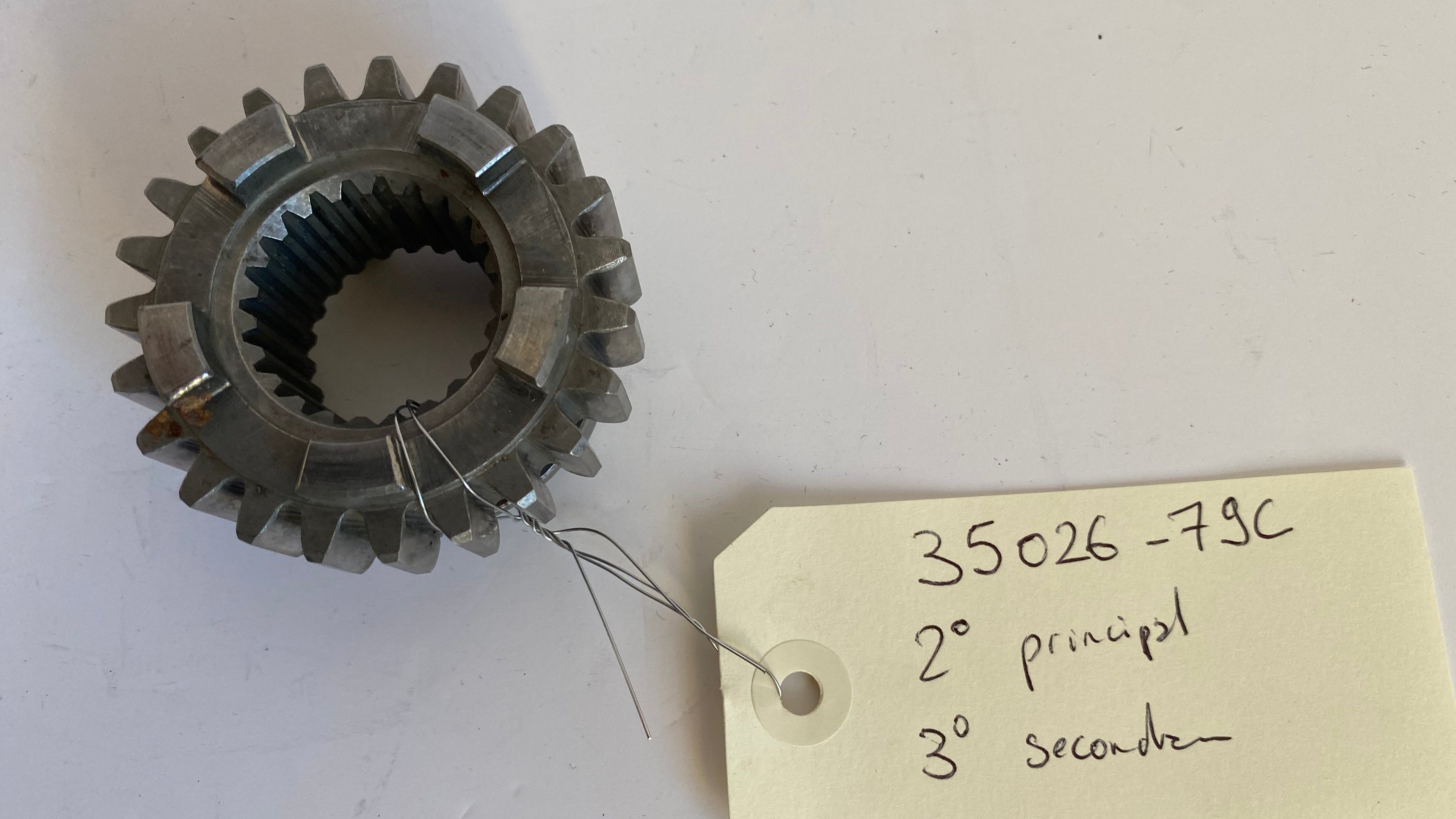 Pignon 2° arbre principal & 3° arbre secondaire Harley Davidson REF OEM 35026-79C