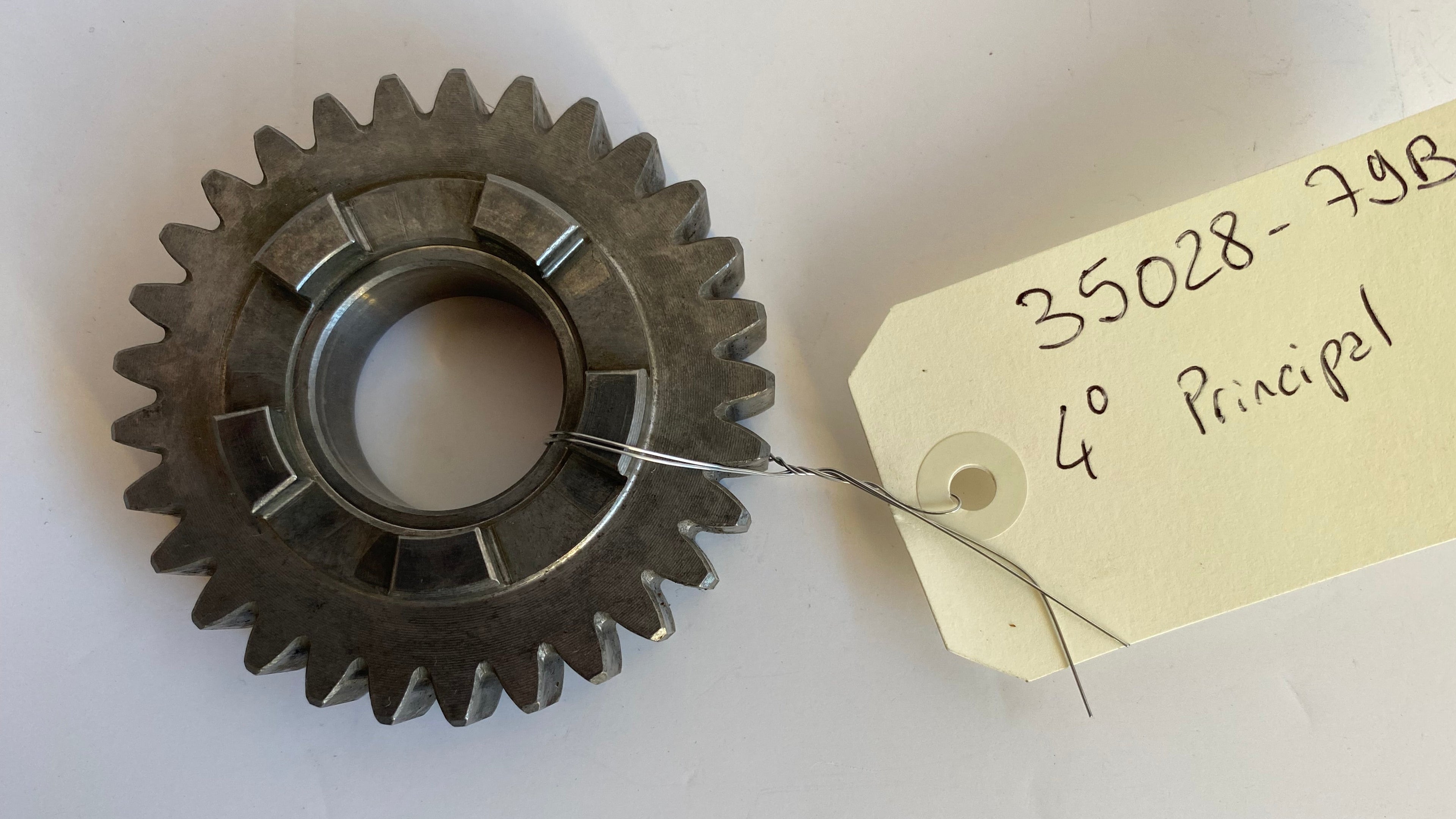 Pignon 4° vitesses arbre principal Harley Davidson REF OEM 35028-79B