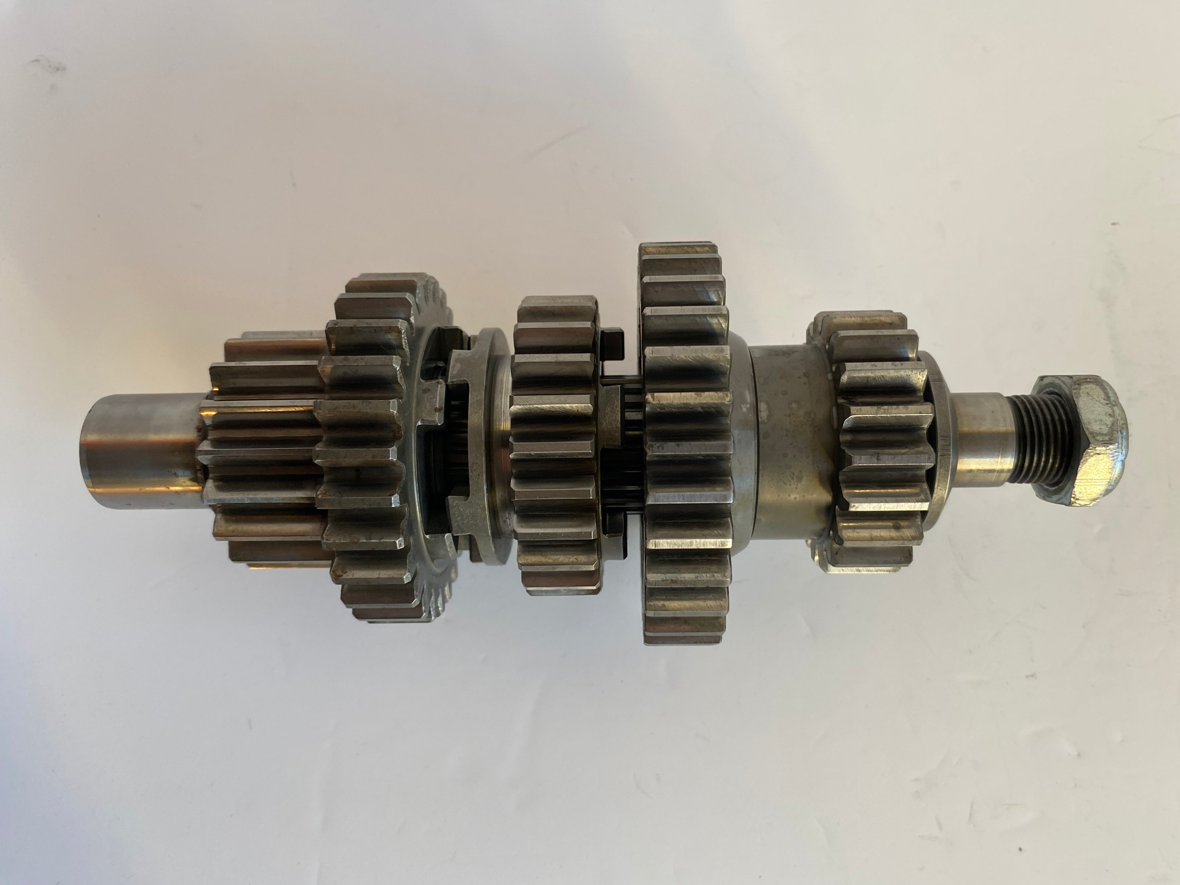 Arbre secondaire boite a 5 vitesses Harley Davidson REF OEM 35632-79