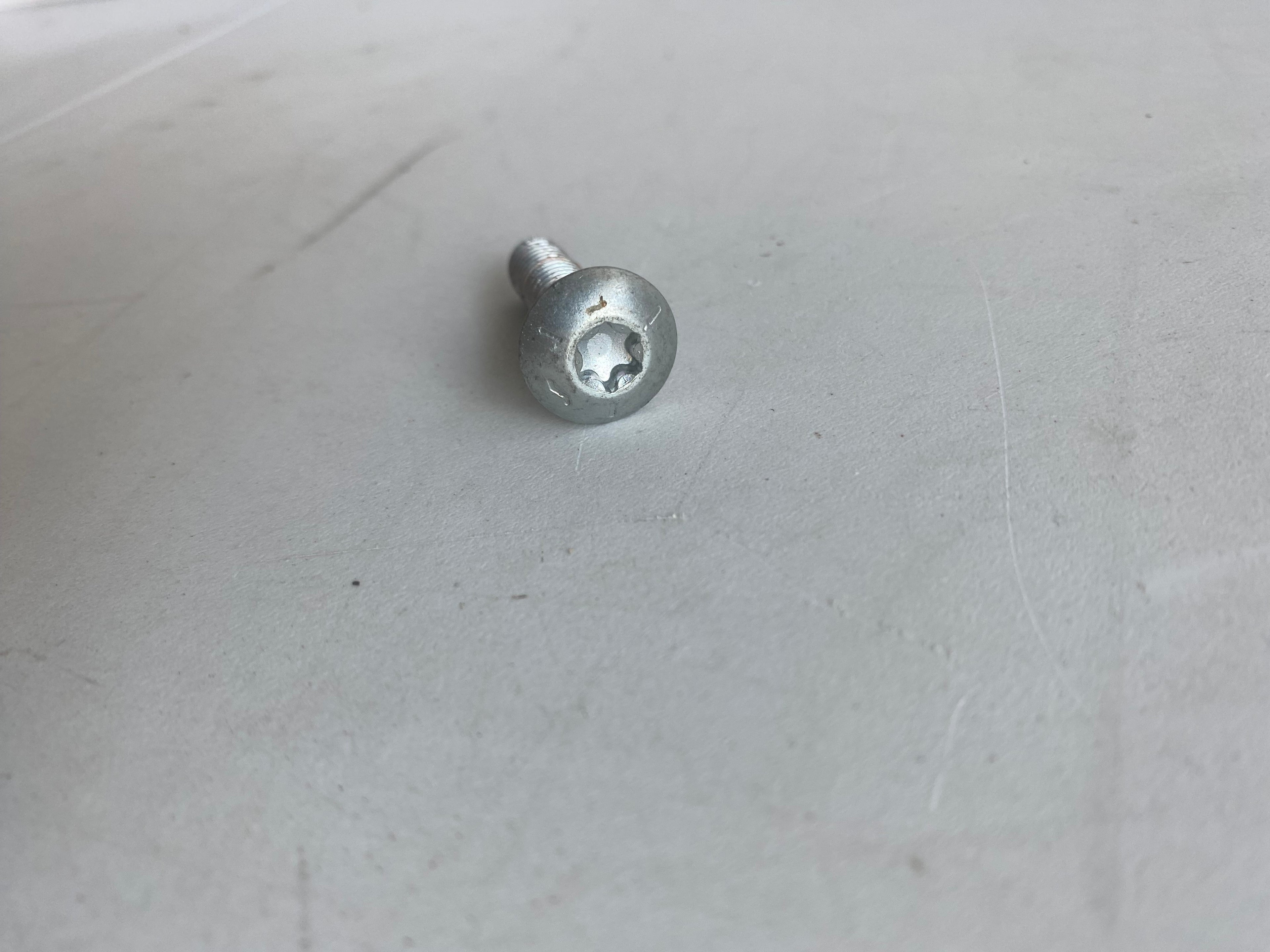 Vis Torx 5/16-18 x 1-1/4" garde boue arrière Harley Davidson