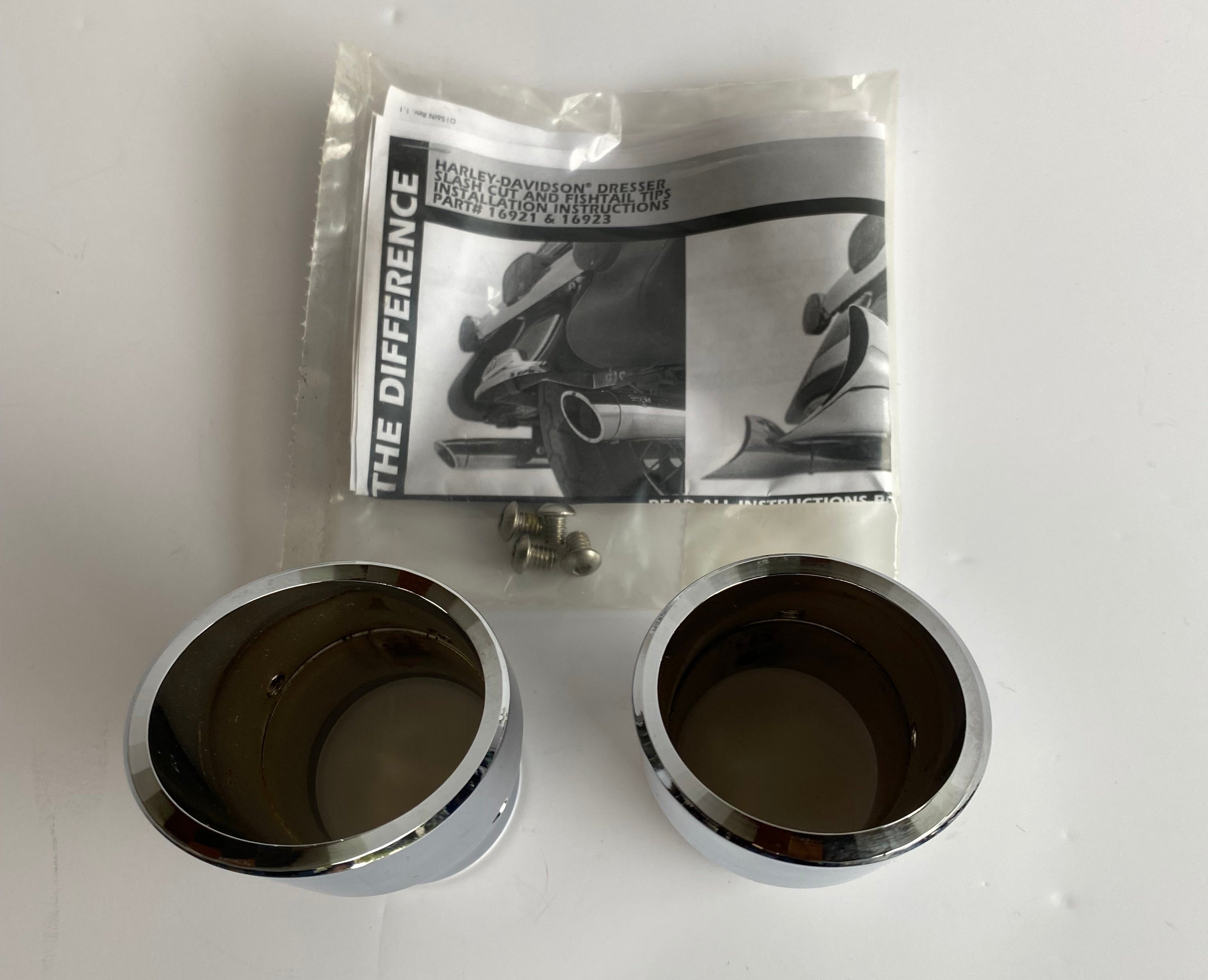 Vance &amp; Hines Chrome Slash Cut Harley Davidson Muffler Tips REF 1802-0011