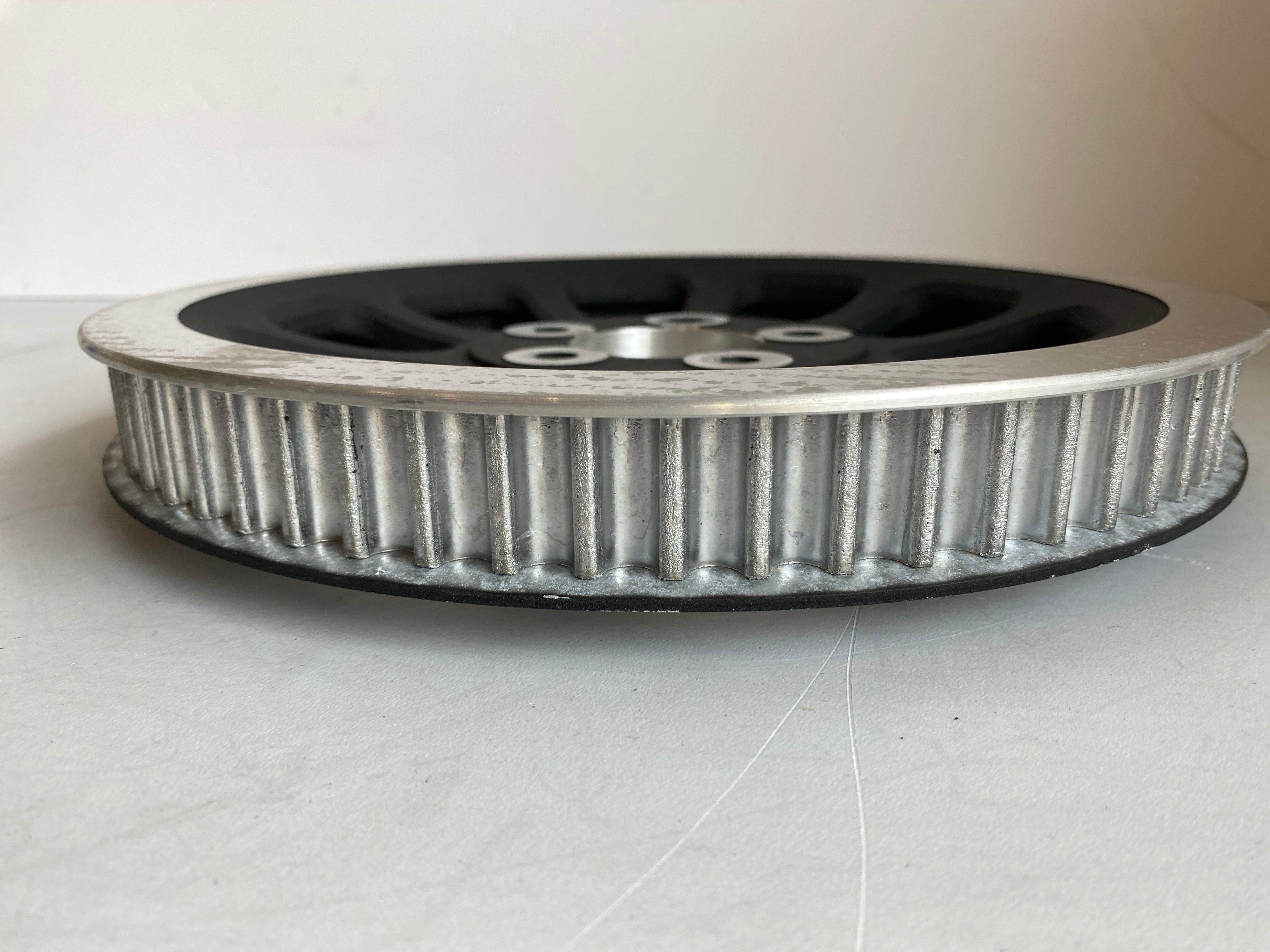 Couronne transmission secondaire 66 dents  Dyna Harley Davidson REF OEM 40114-07